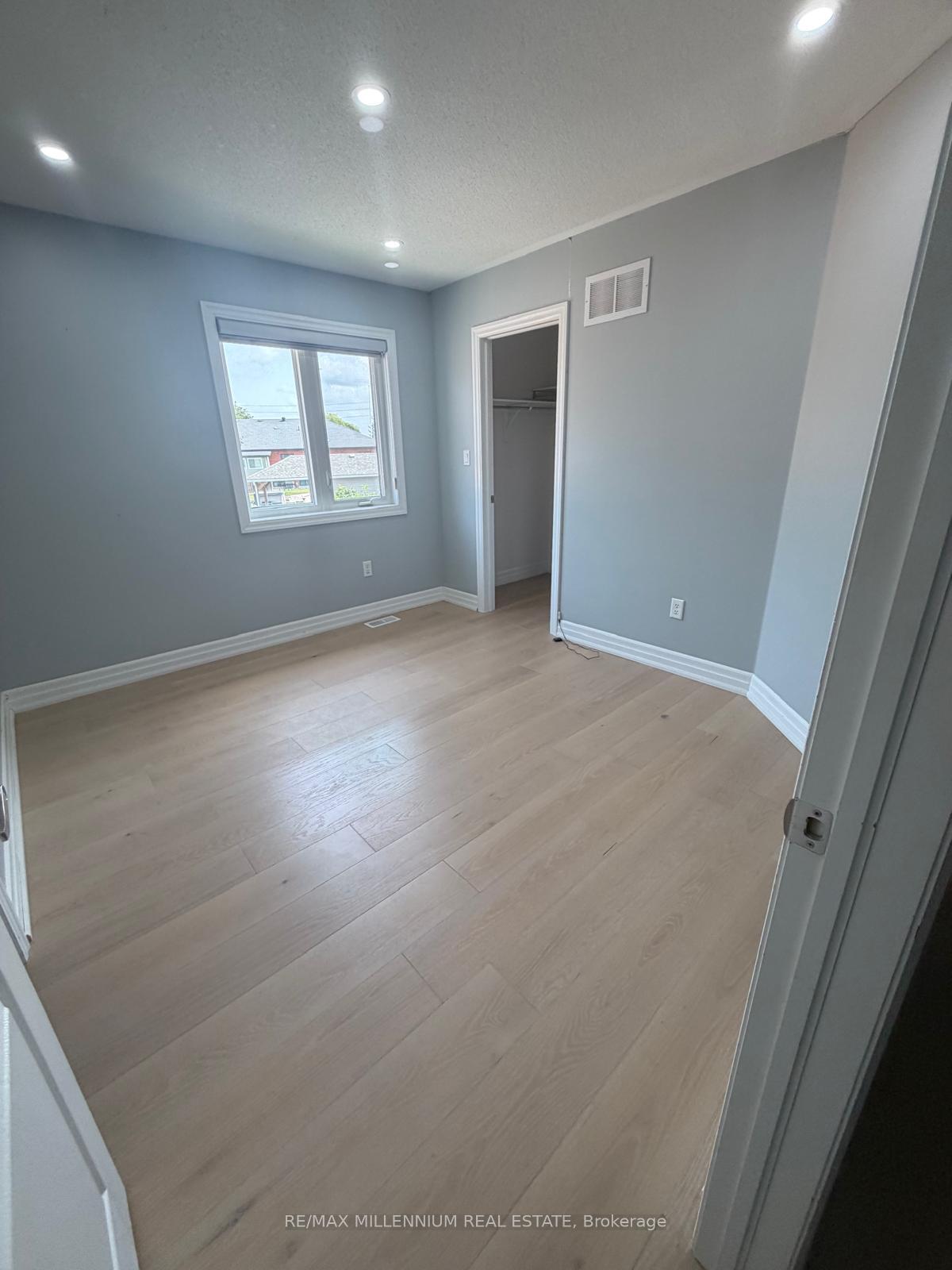 Photo 18 of 17 Haverty Trail, Brampton, Northwest Brampton — HOMEH