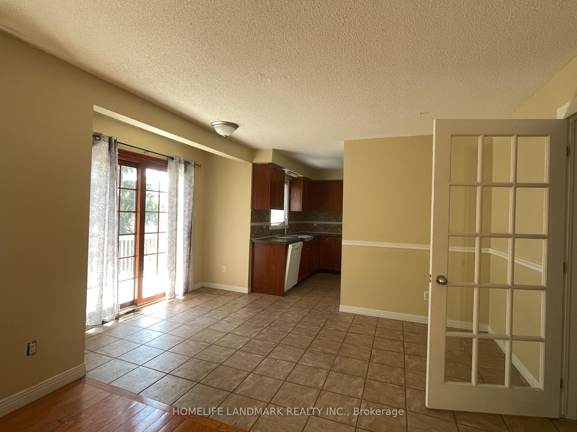Photo 8 of Unit Main, 11 Orwell Crescent, Barrie, Letitia Heights — HOMEH