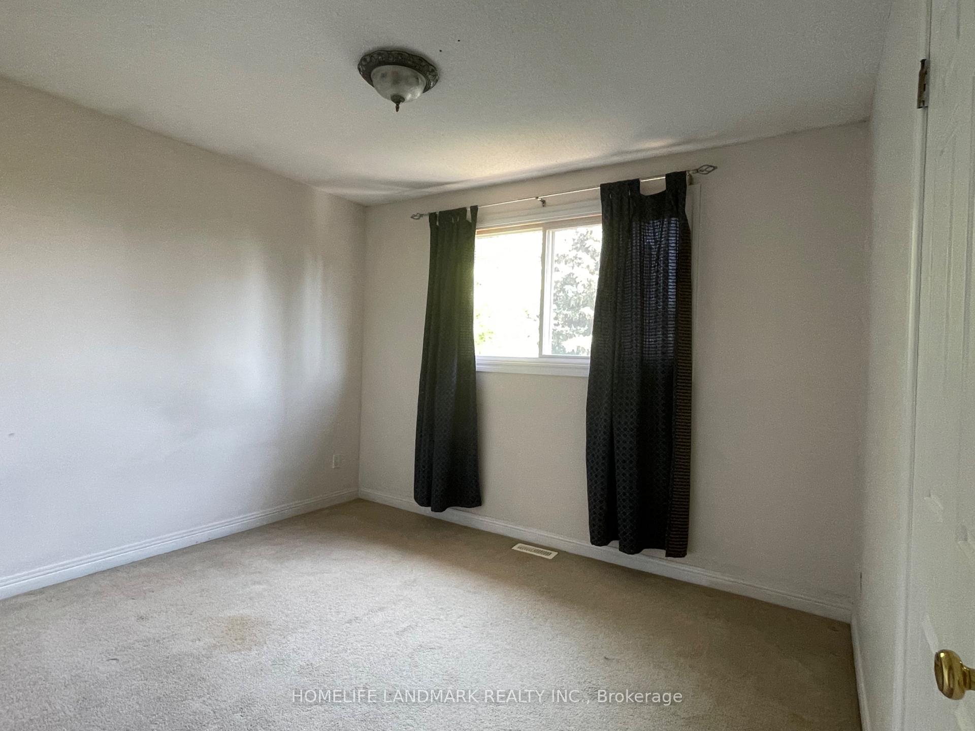Photo 9 of Unit Main, 11 Orwell Crescent, Barrie, Letitia Heights — HOMEH