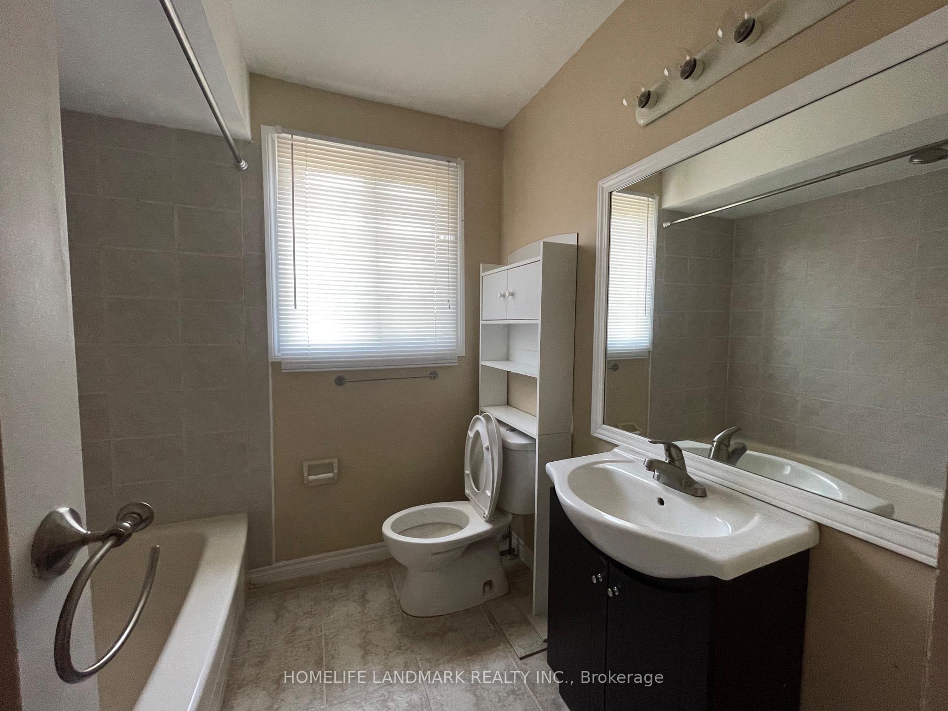 Photo 10 of Unit Main, 11 Orwell Crescent, Barrie, Letitia Heights — HOMEH