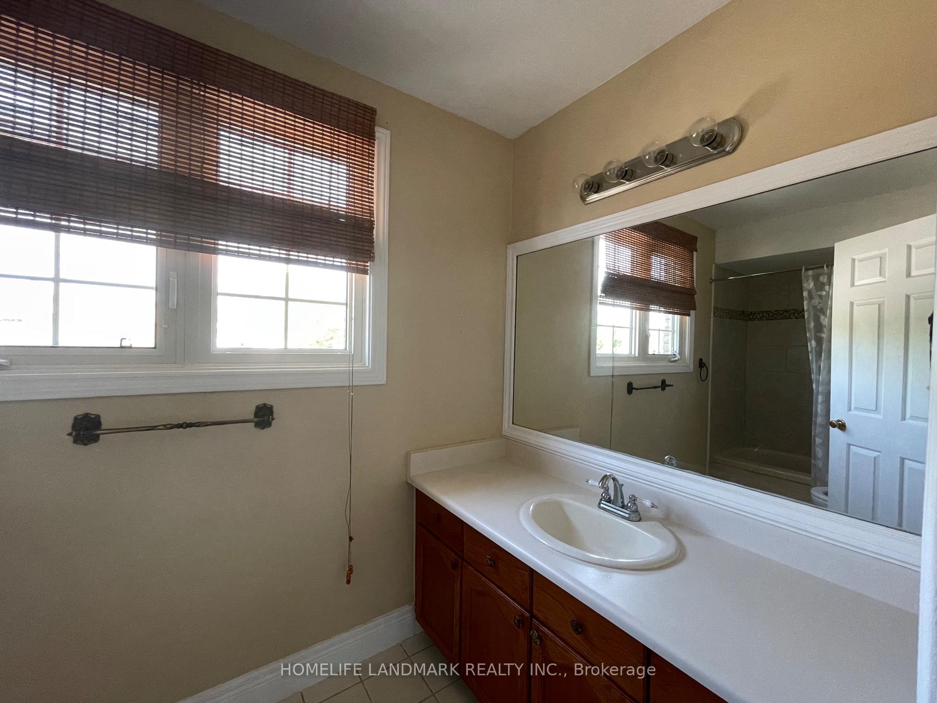 Photo 13 of Unit Main, 11 Orwell Crescent, Barrie, Letitia Heights — HOMEH