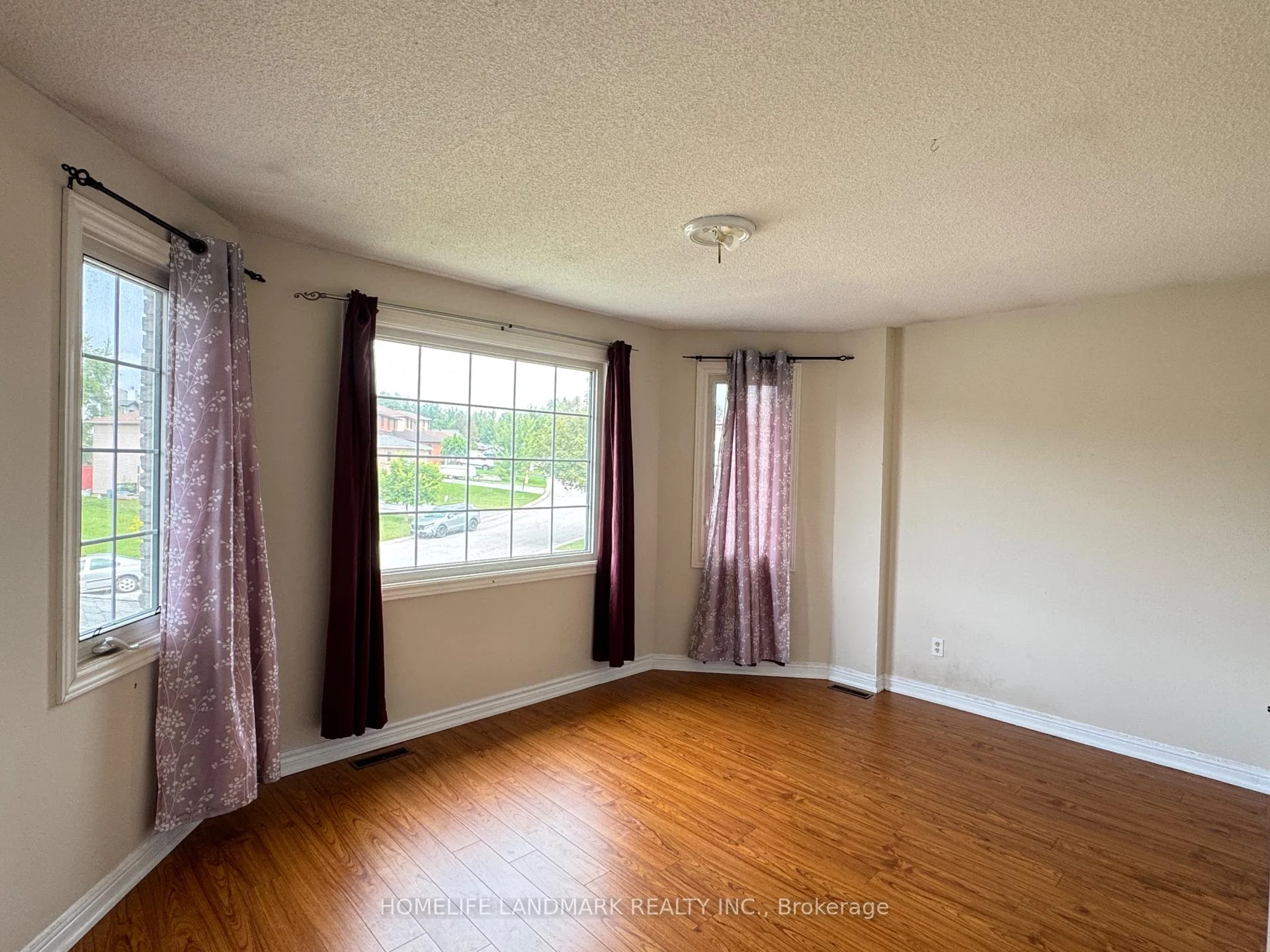 Photo 14 of Unit Main, 11 Orwell Crescent, Barrie, Letitia Heights — HOMEH