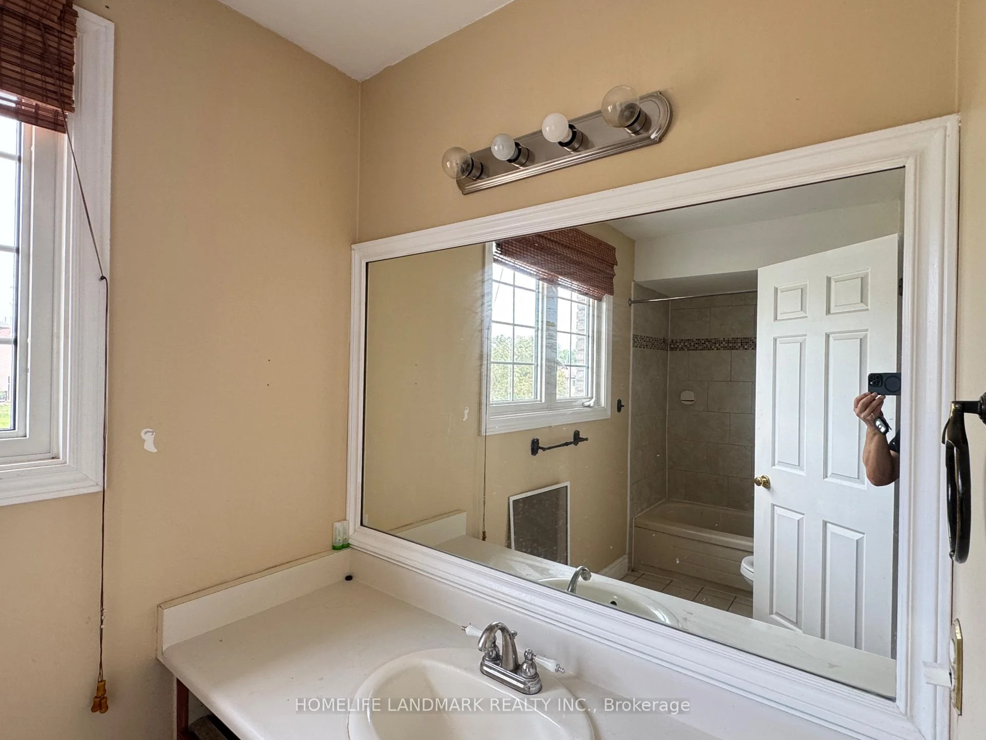 Photo 27 of Unit Main, 11 Orwell Crescent, Barrie, Letitia Heights — HOMEH