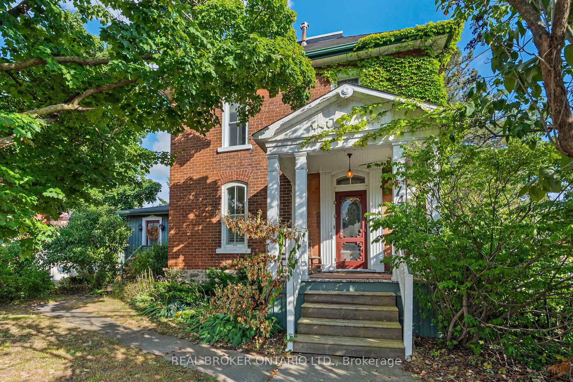 Photo of 74 Lake Avenue W