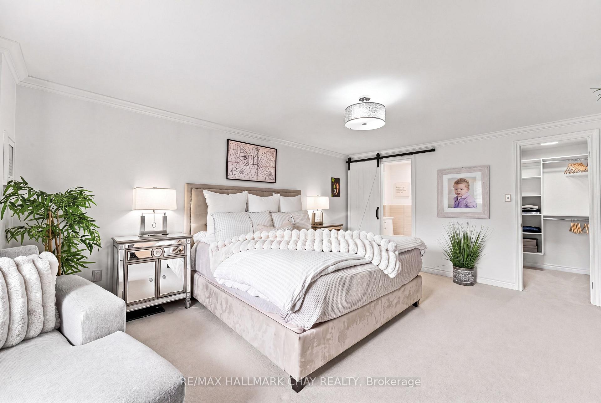 Photo 16 of 23 Twelve Oaks Drive, Aurora, Aurora Village — HOMEH