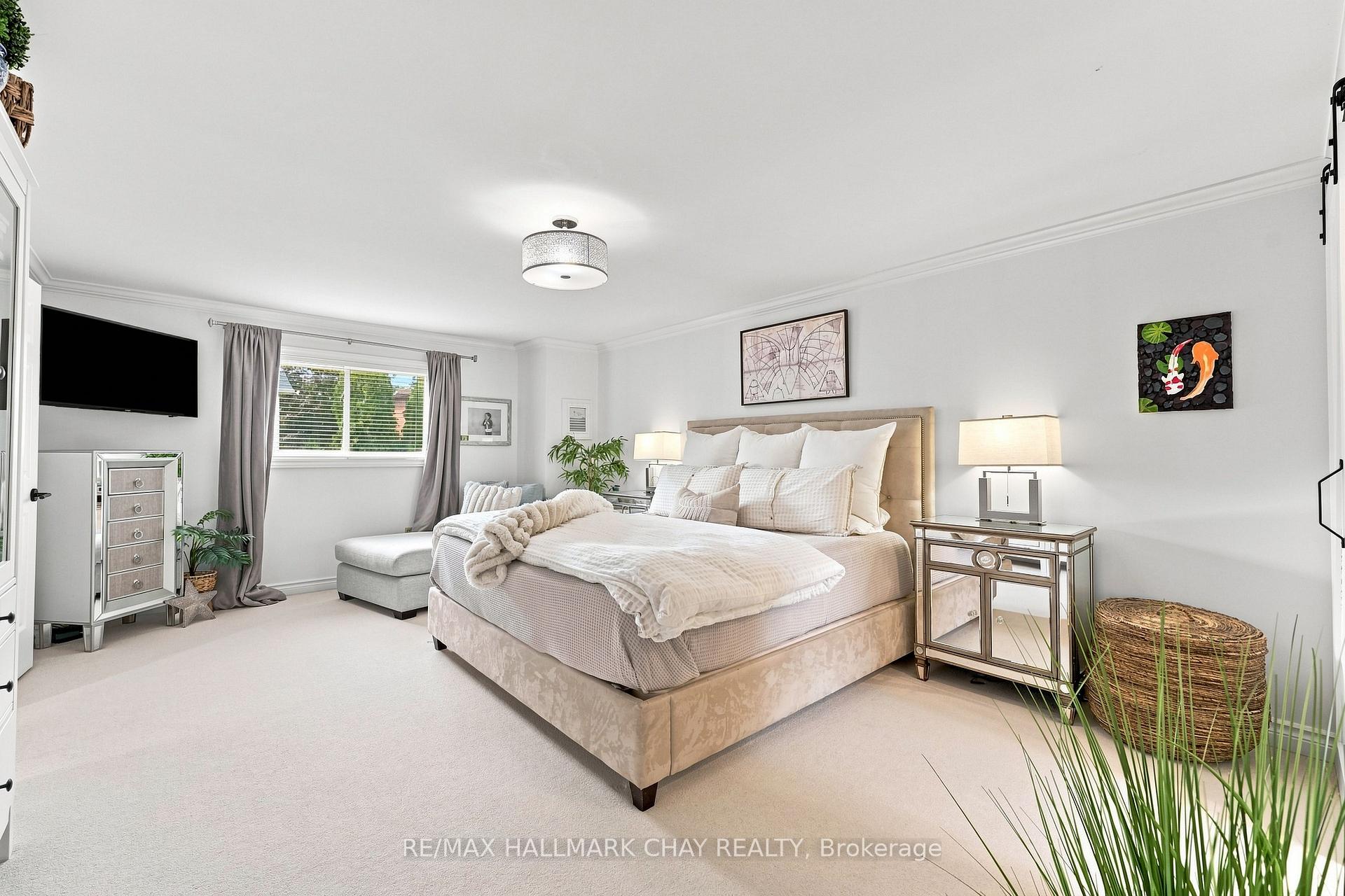 Photo 17 of 23 Twelve Oaks Drive, Aurora, Aurora Village — HOMEH