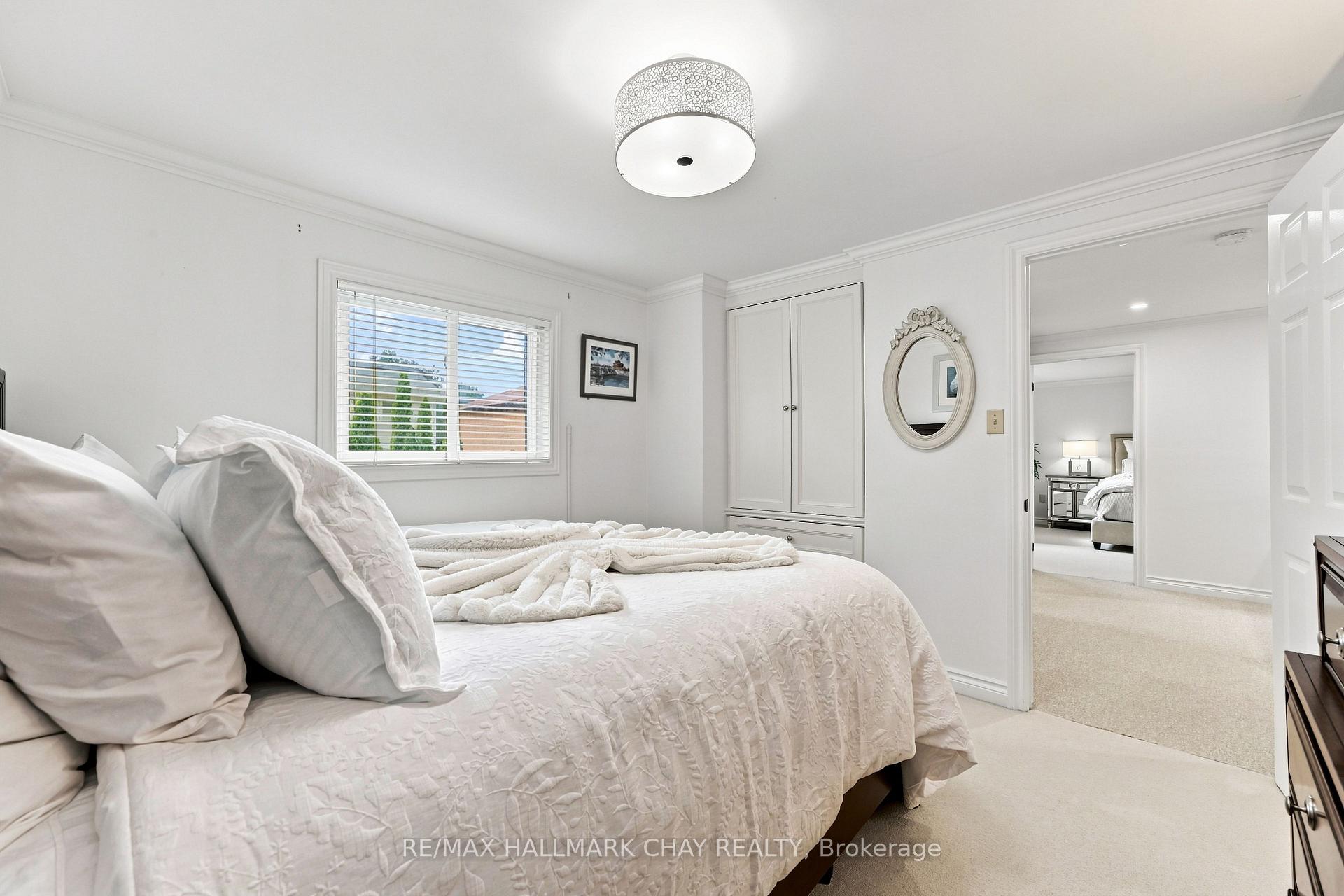 Photo 21 of 23 Twelve Oaks Drive, Aurora, Aurora Village — HOMEH
