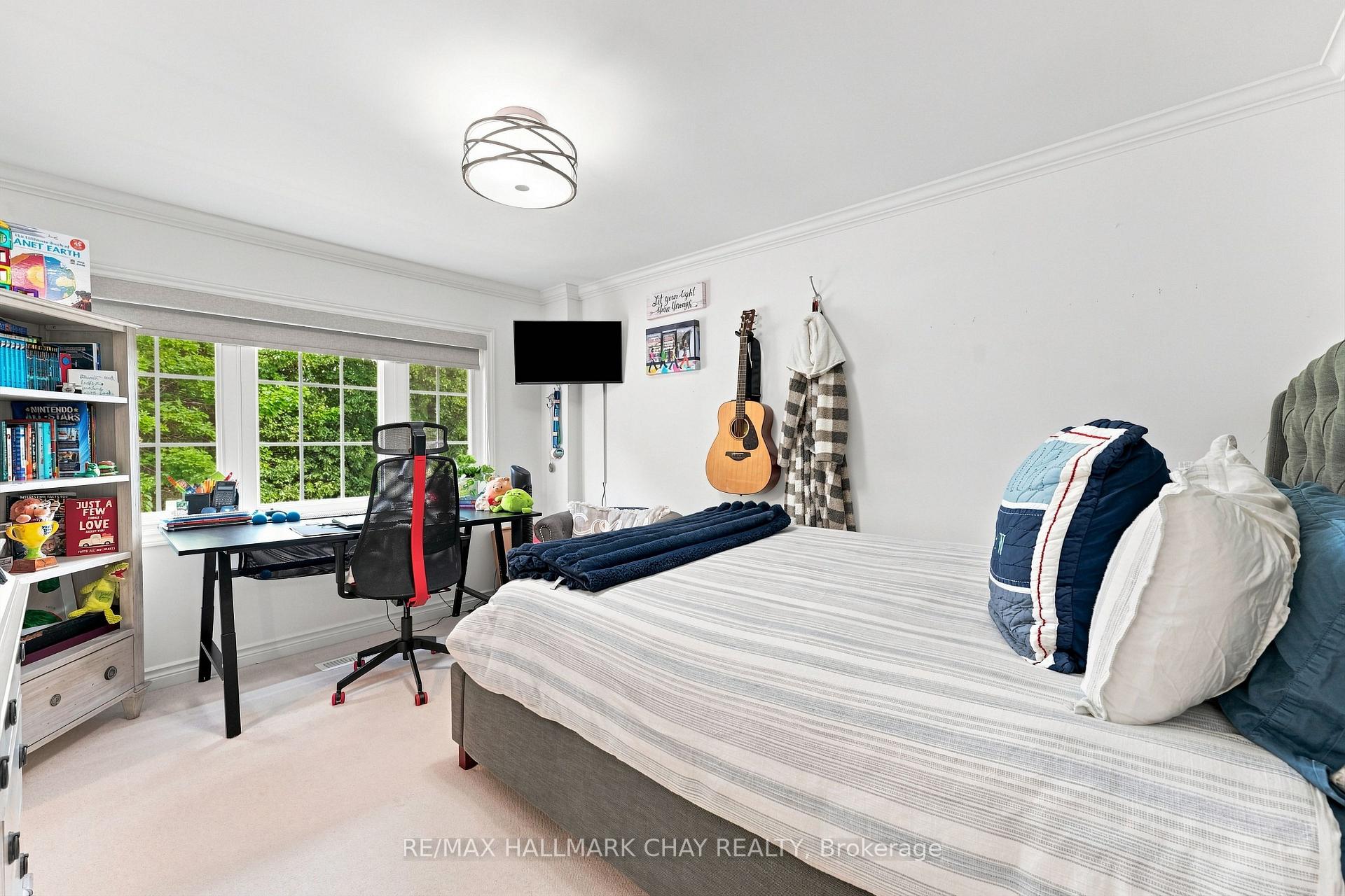 Photo 23 of 23 Twelve Oaks Drive, Aurora, Aurora Village — HOMEH