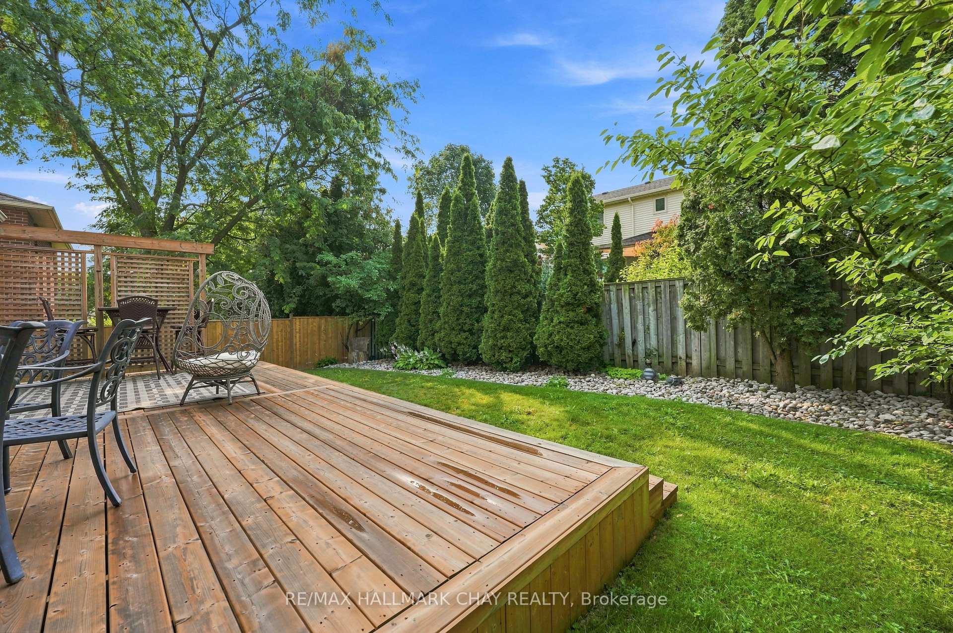 Photo 31 of 23 Twelve Oaks Drive, Aurora, Aurora Village — HOMEH