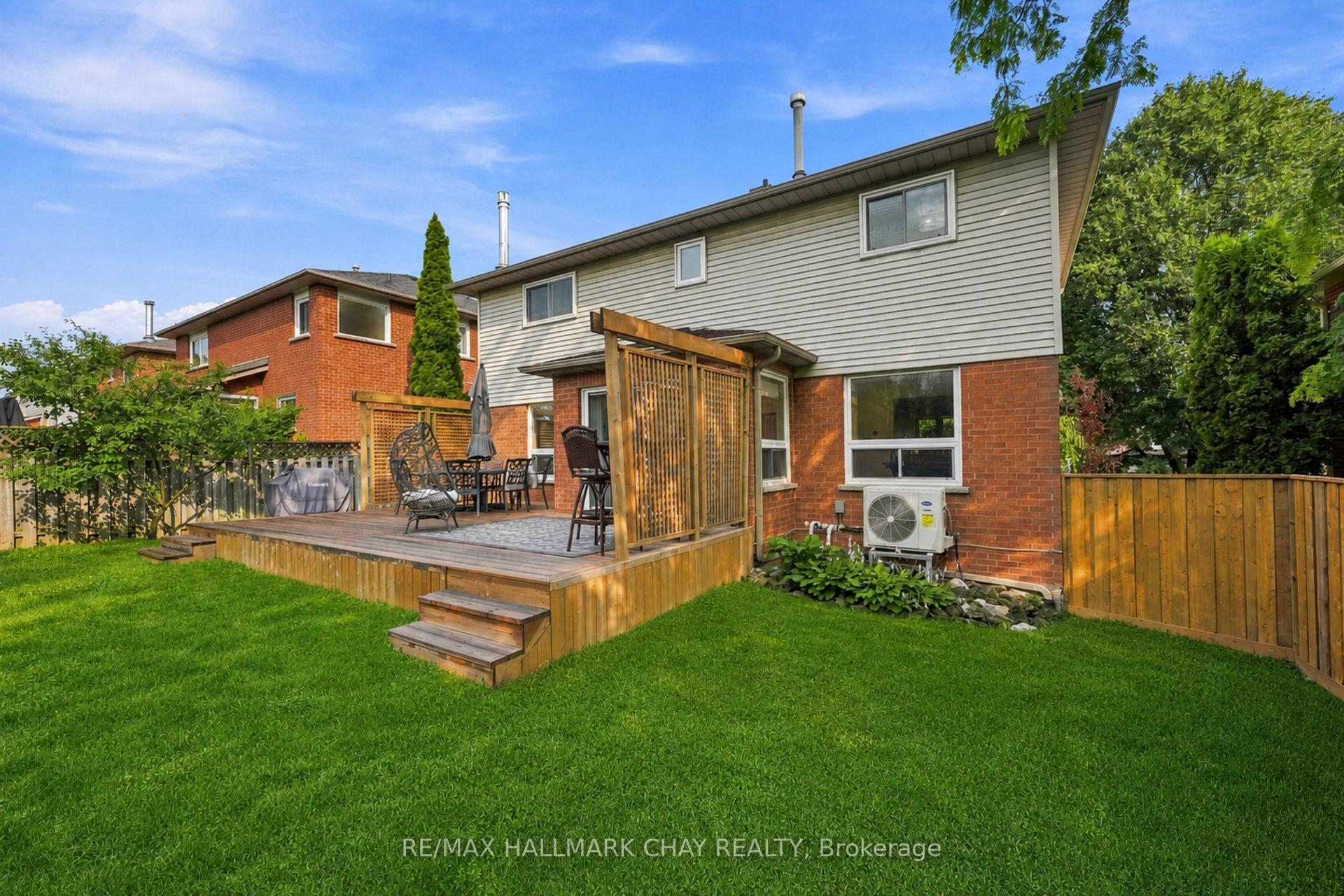 Photo 32 of 23 Twelve Oaks Drive, Aurora, Aurora Village — HOMEH