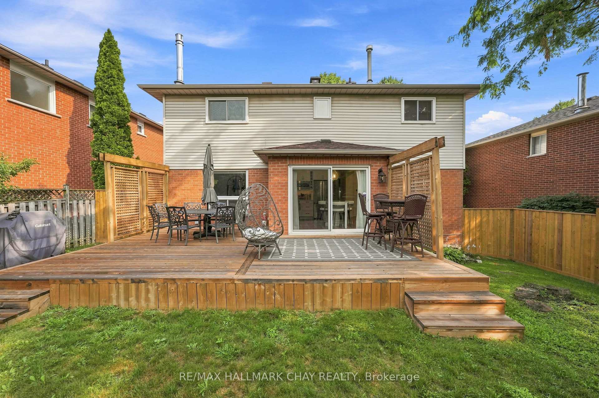 Photo 33 of 23 Twelve Oaks Drive, Aurora, Aurora Village — HOMEH