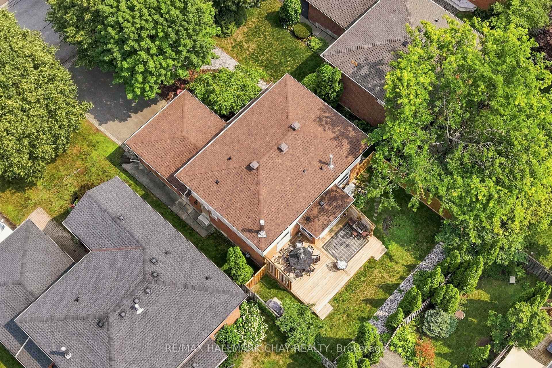 Photo 36 of 23 Twelve Oaks Drive, Aurora, Aurora Village — HOMEH