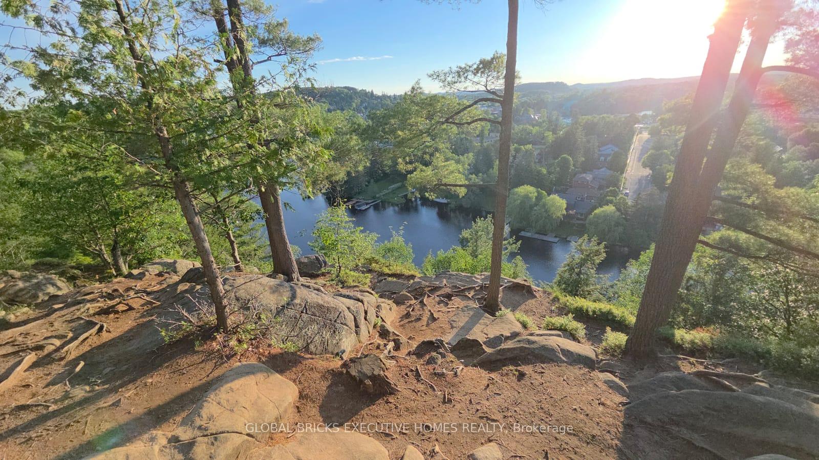 Photo 34 of Unit 2, 22 Chau ha Circle, Huntsville, Chaffey — HOMEH