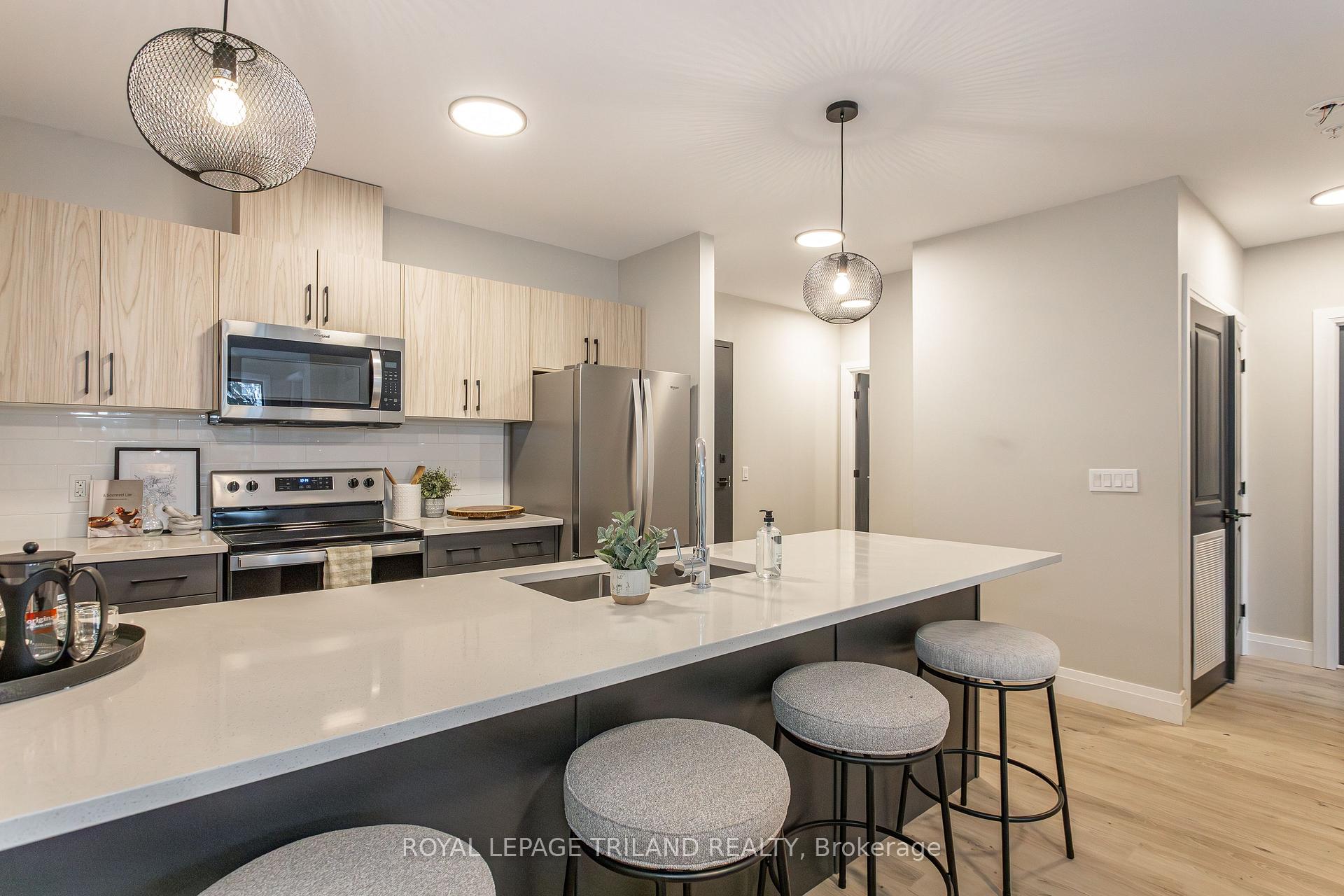 Photo 2 of Unit 502, 1405 Stackhouse Avenue, London, North G — HOMEH