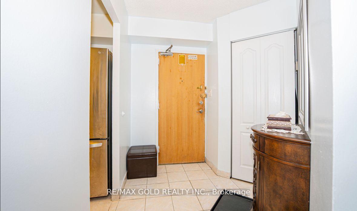 Photo 6 of Unit 2107, 330 Dixon Road, Etobicoke, Kingsview Village-The Westway — HOMEH