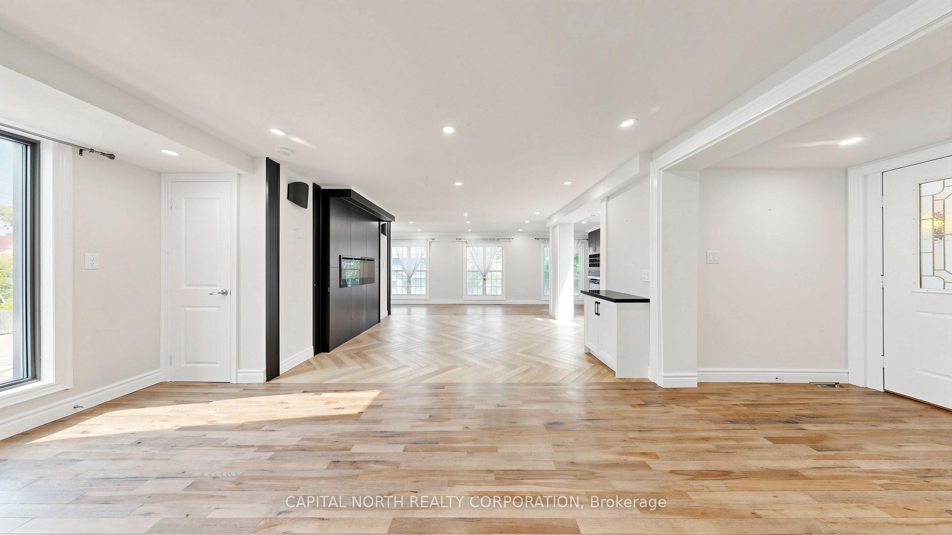 Photo 4 of 64 Machell Avenue, Aurora, Aurora Village — HOMEH