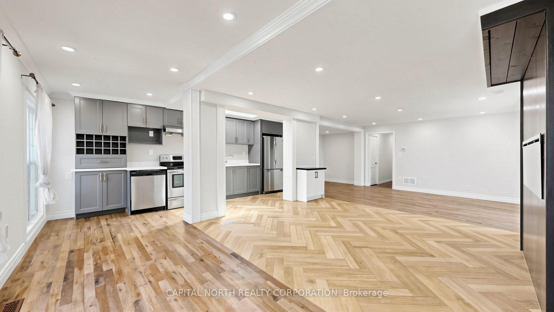 Photo 8 of 64 Machell Avenue, Aurora, Aurora Village — HOMEH