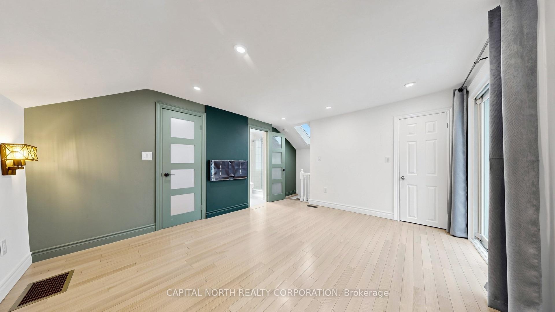 Photo 19 of 64 Machell Avenue, Aurora, Aurora Village — HOMEH