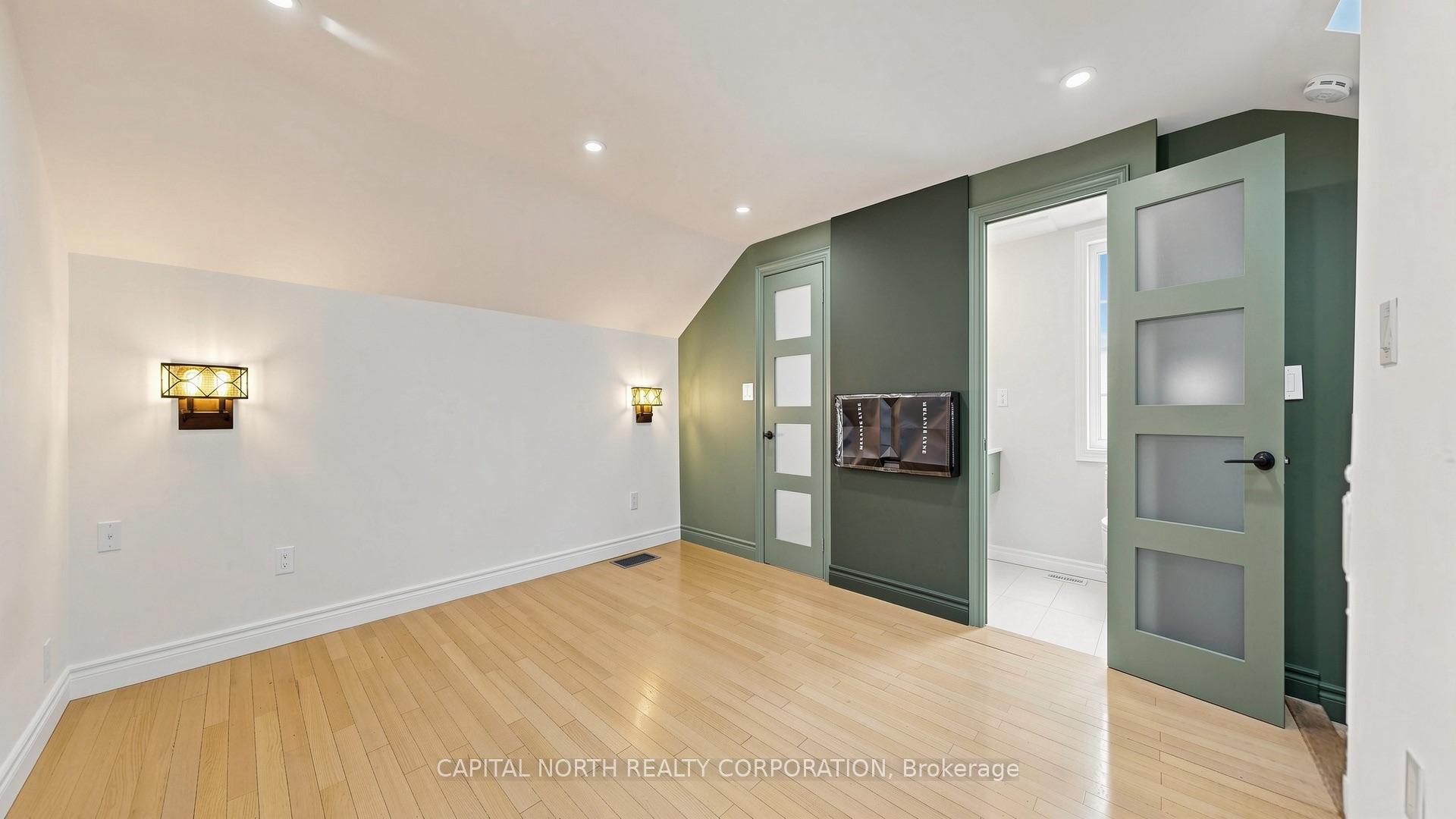 Photo 20 of 64 Machell Avenue, Aurora, Aurora Village — HOMEH
