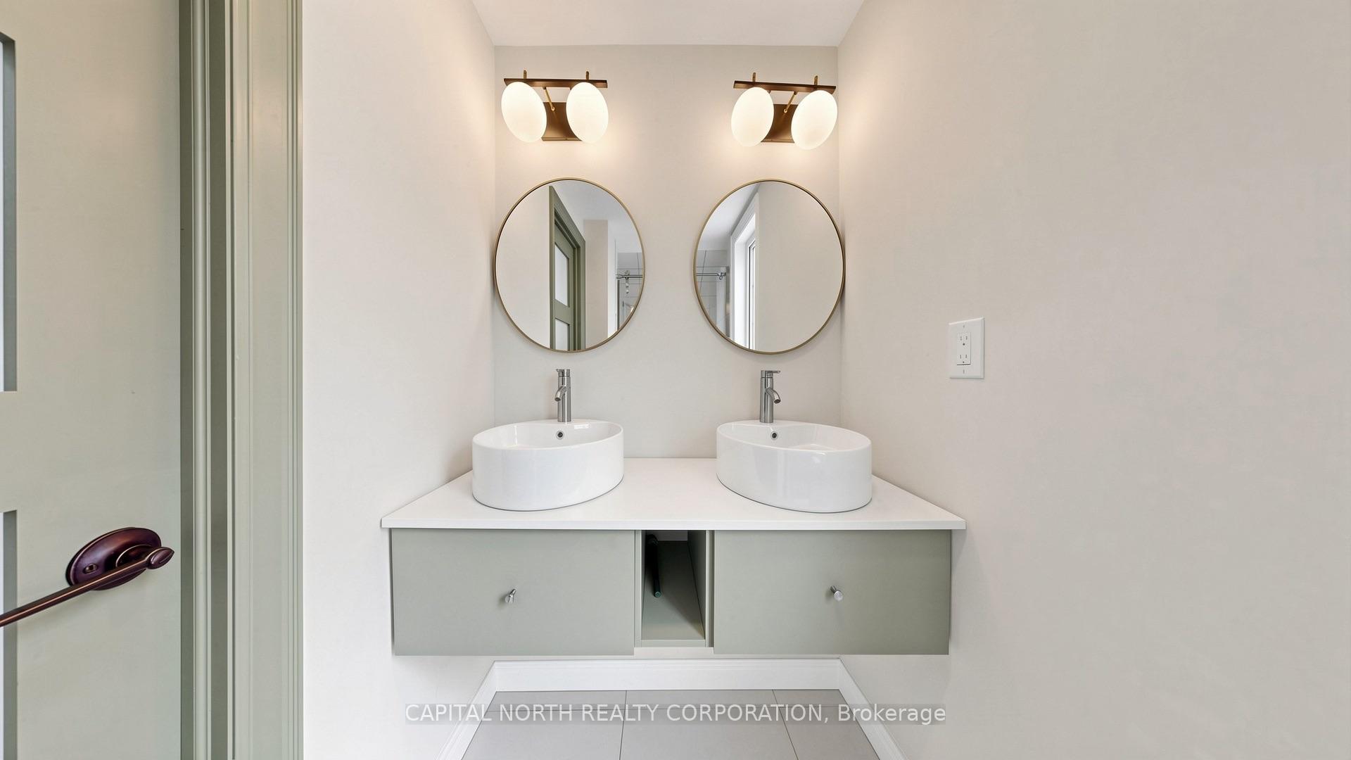 Photo 23 of 64 Machell Avenue, Aurora, Aurora Village — HOMEH