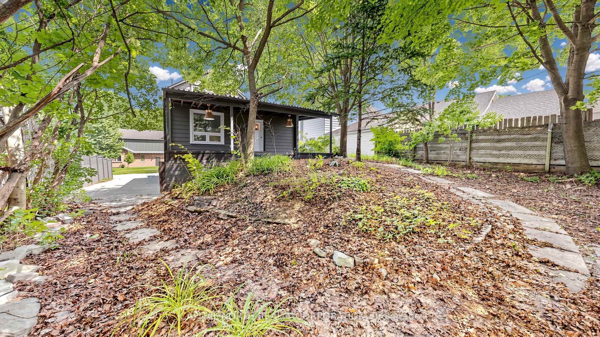 Photo 37 of 64 Machell Avenue, Aurora, Aurora Village — HOMEH