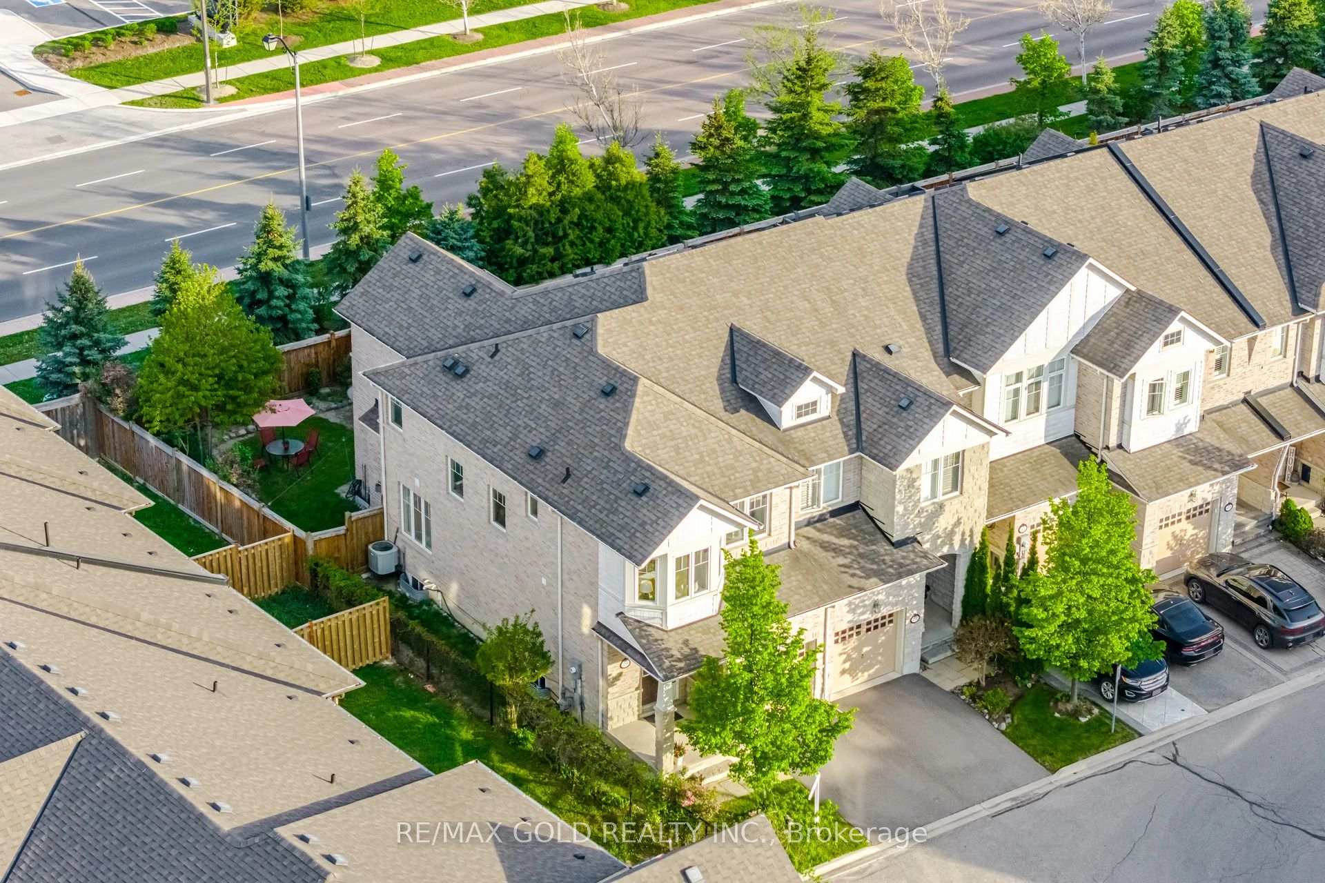 Photo 3 of 29 Aspenview Avenue, Caledon, Rural Caledon — HOMEH
