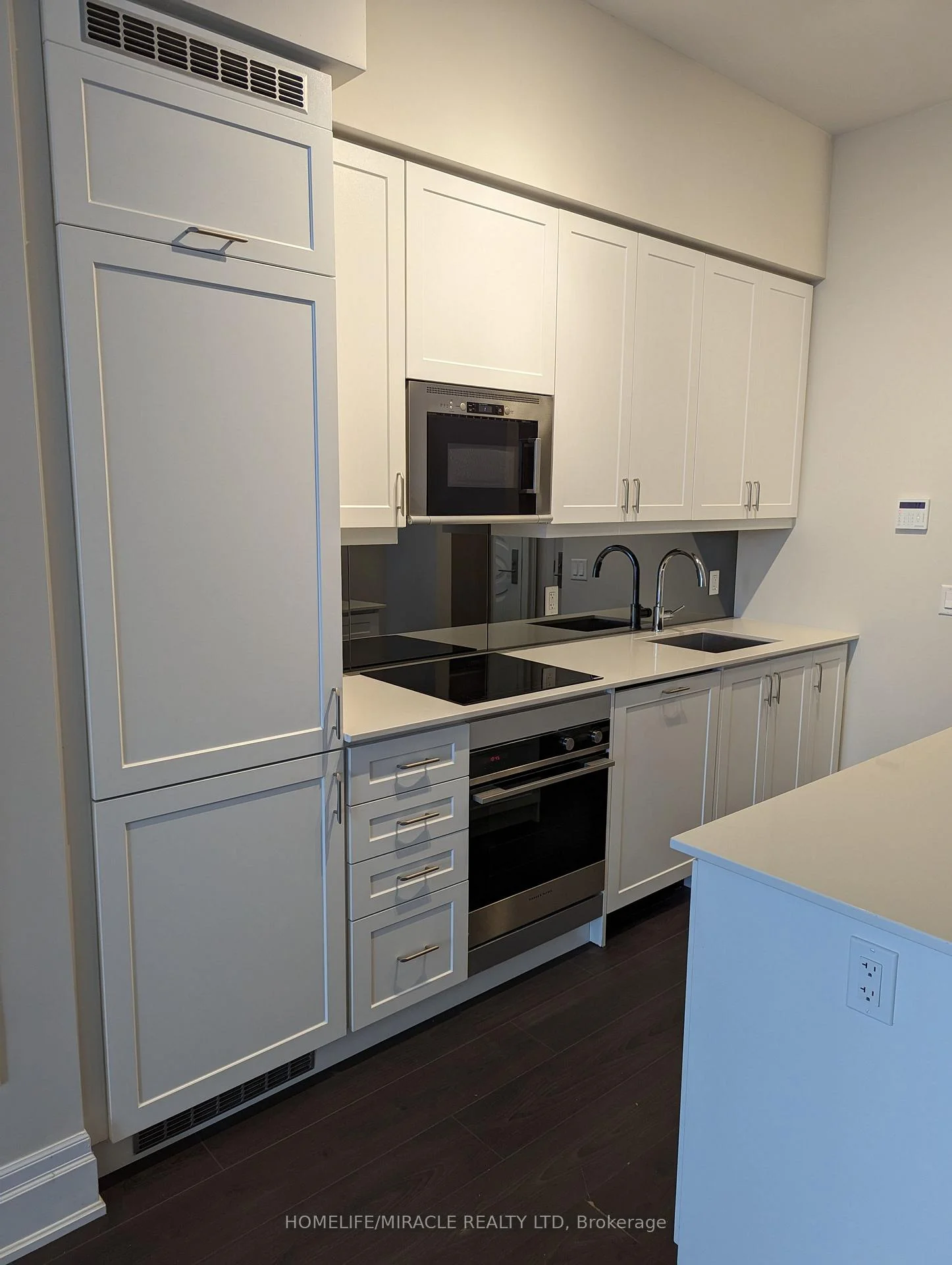 Photo 6 of Unit PH02, 9085 Jane Street, Vaughan, Concord — HOMEH