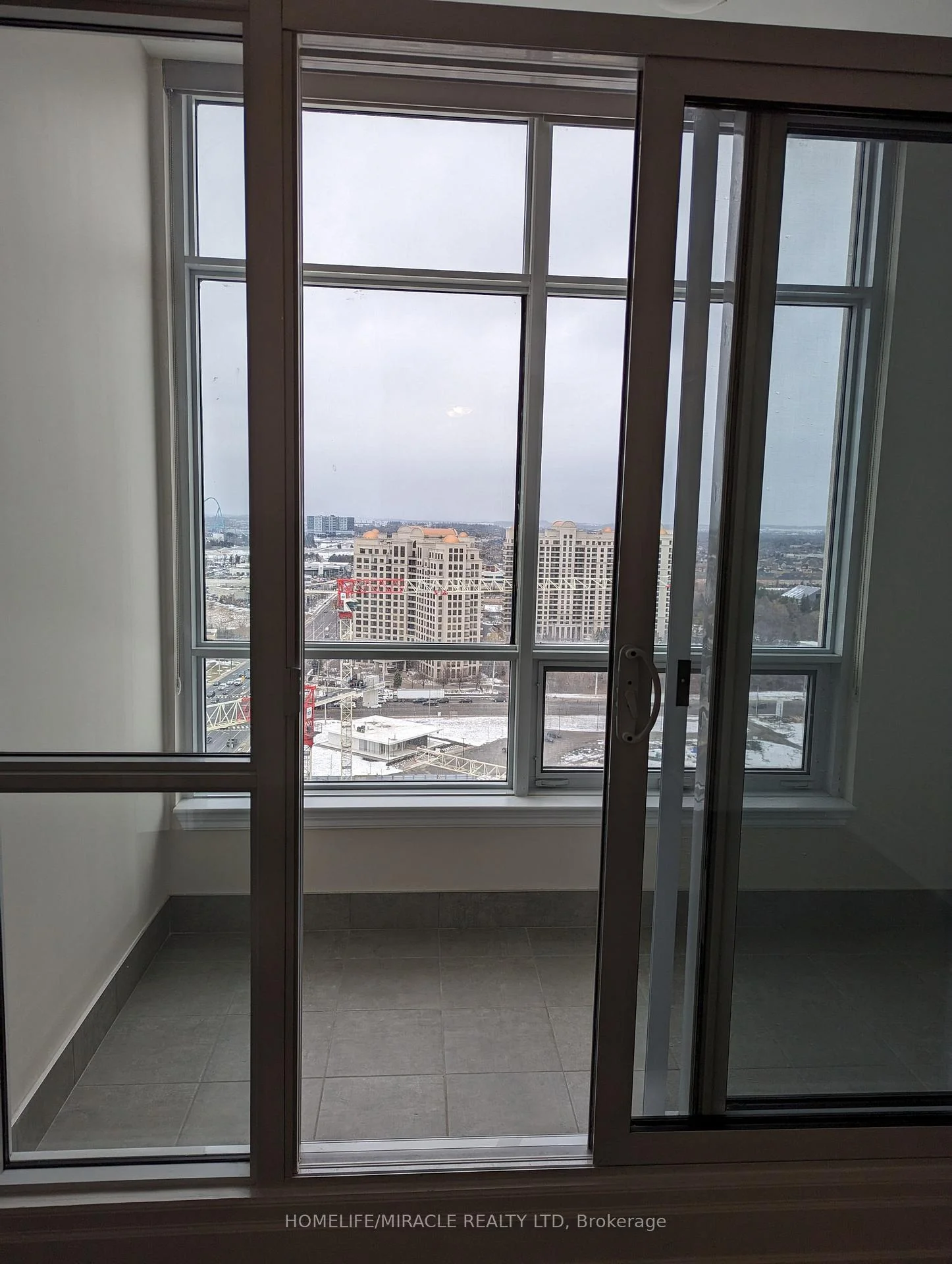 Photo 9 of Unit PH02, 9085 Jane Street, Vaughan, Concord — HOMEH
