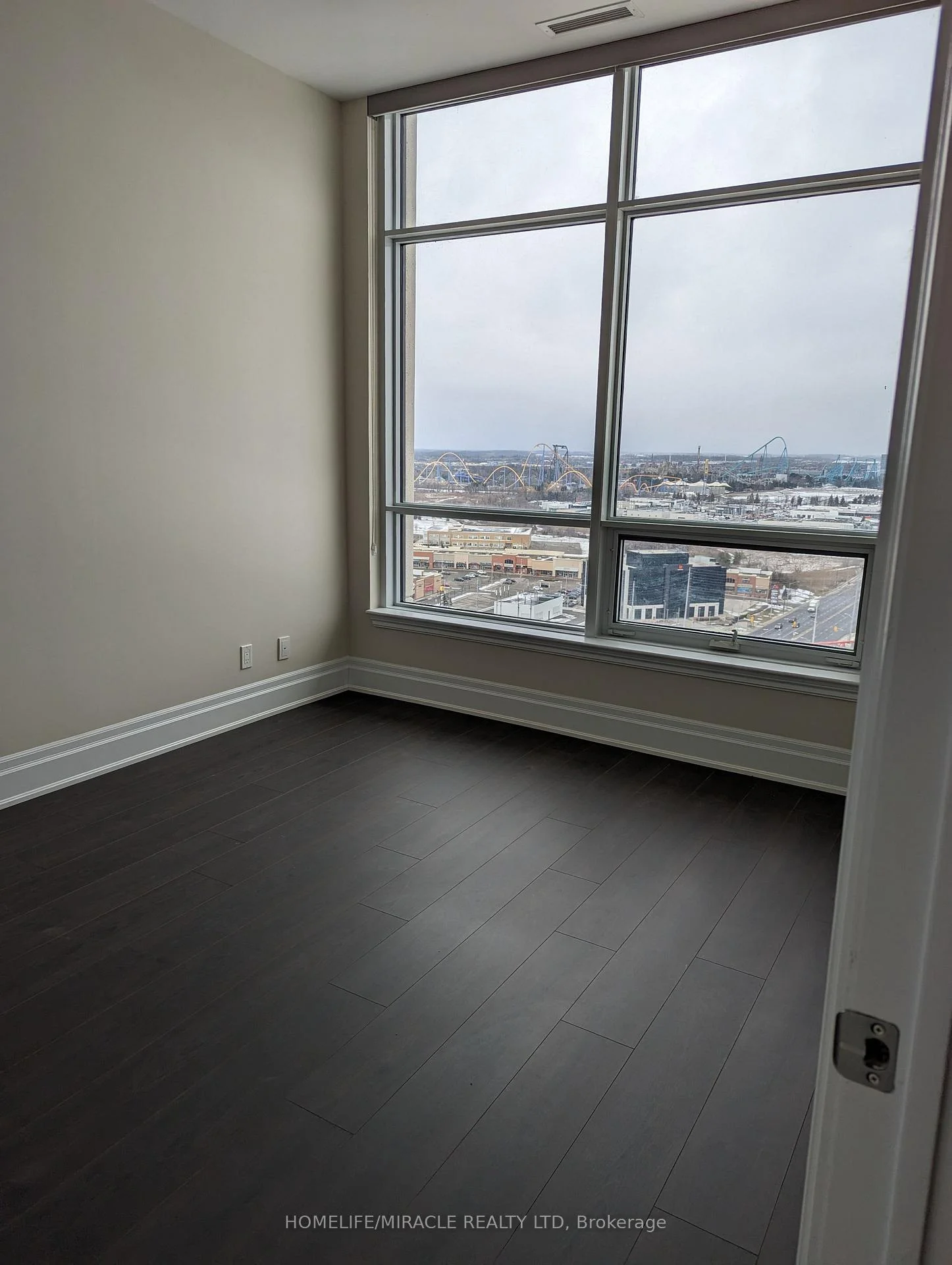 Photo 10 of Unit PH02, 9085 Jane Street, Vaughan, Concord — HOMEH