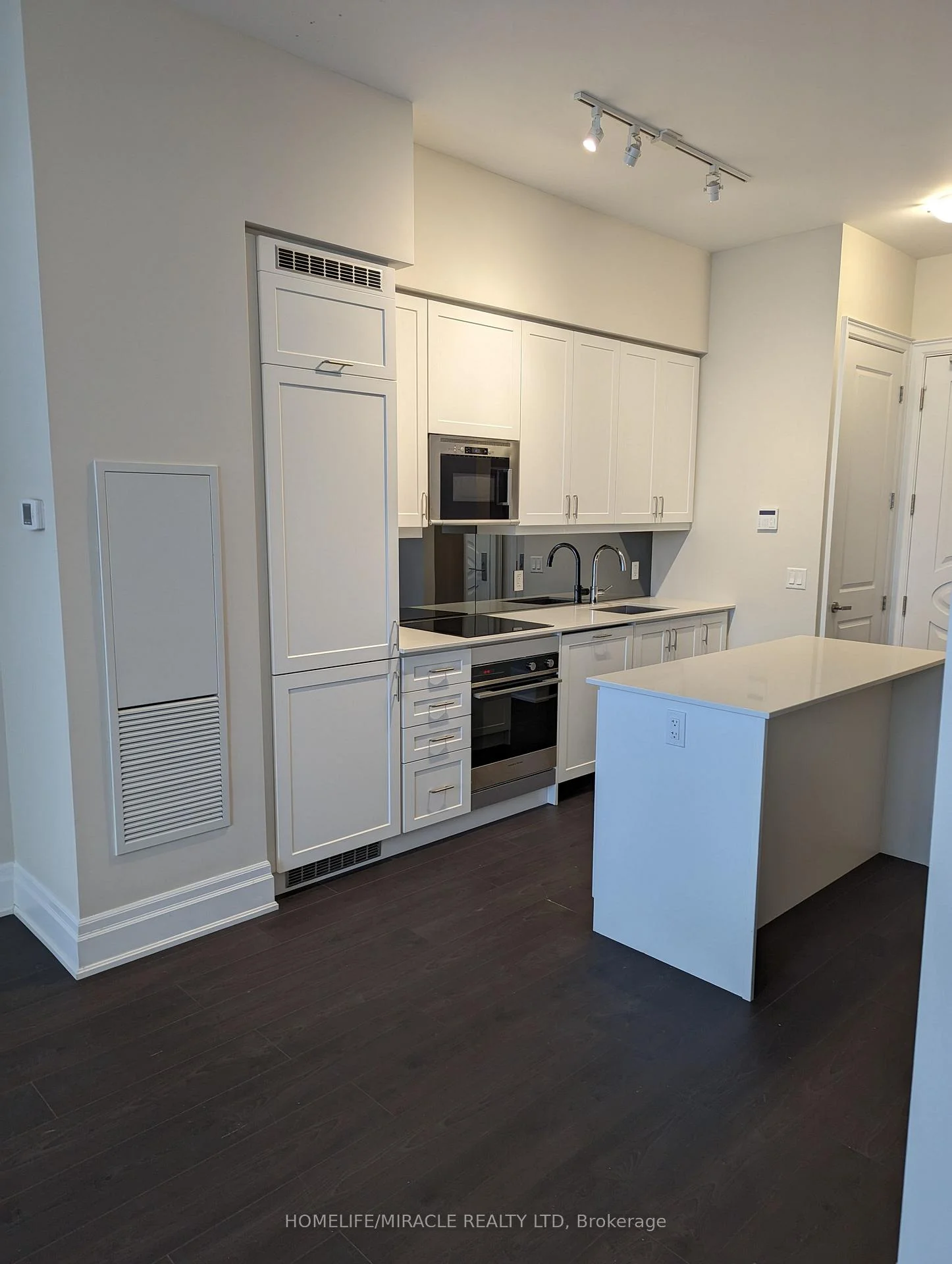 Photo 16 of Unit PH02, 9085 Jane Street, Vaughan, Concord — HOMEH