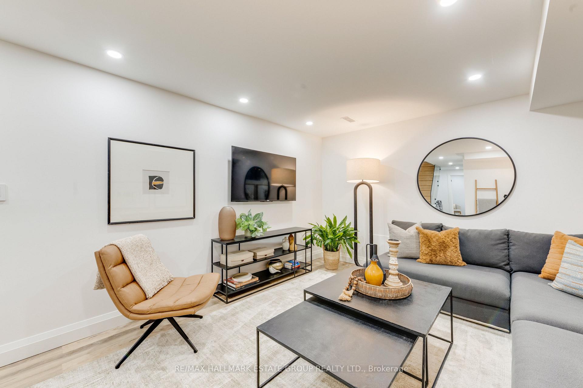 Photo 36 of 664 Rhodes Avenue, Toronto, Greenwood-Coxwell — HOMEH