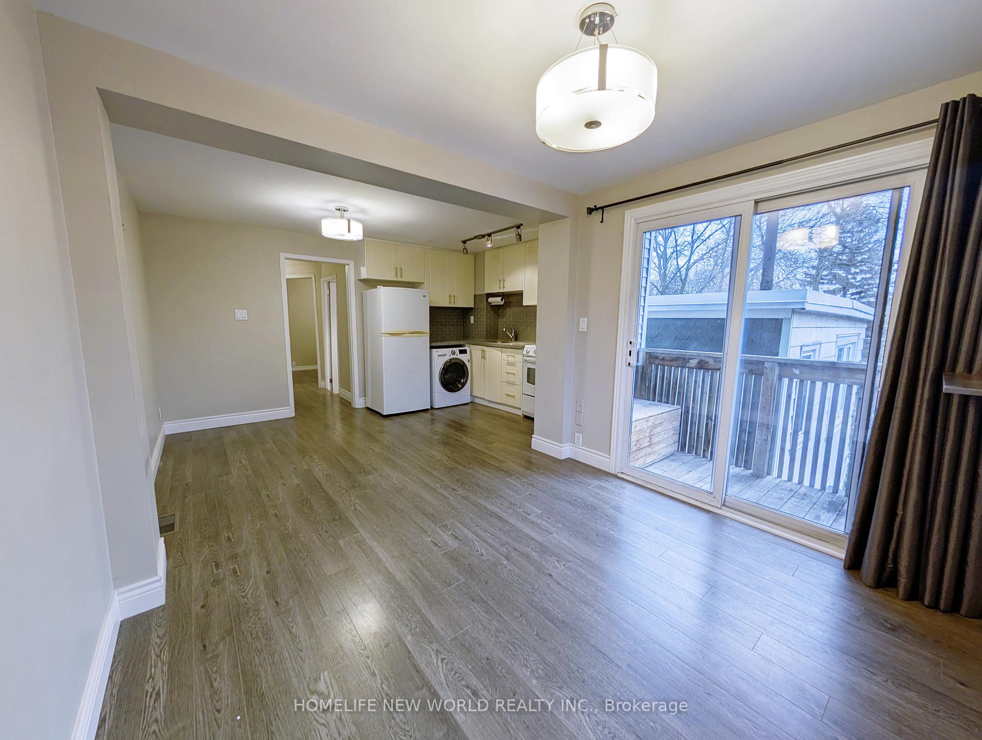 Photo 4 of Unit 2, 258 Kenilworth Avenue, Toronto, The Beaches — HOMEH