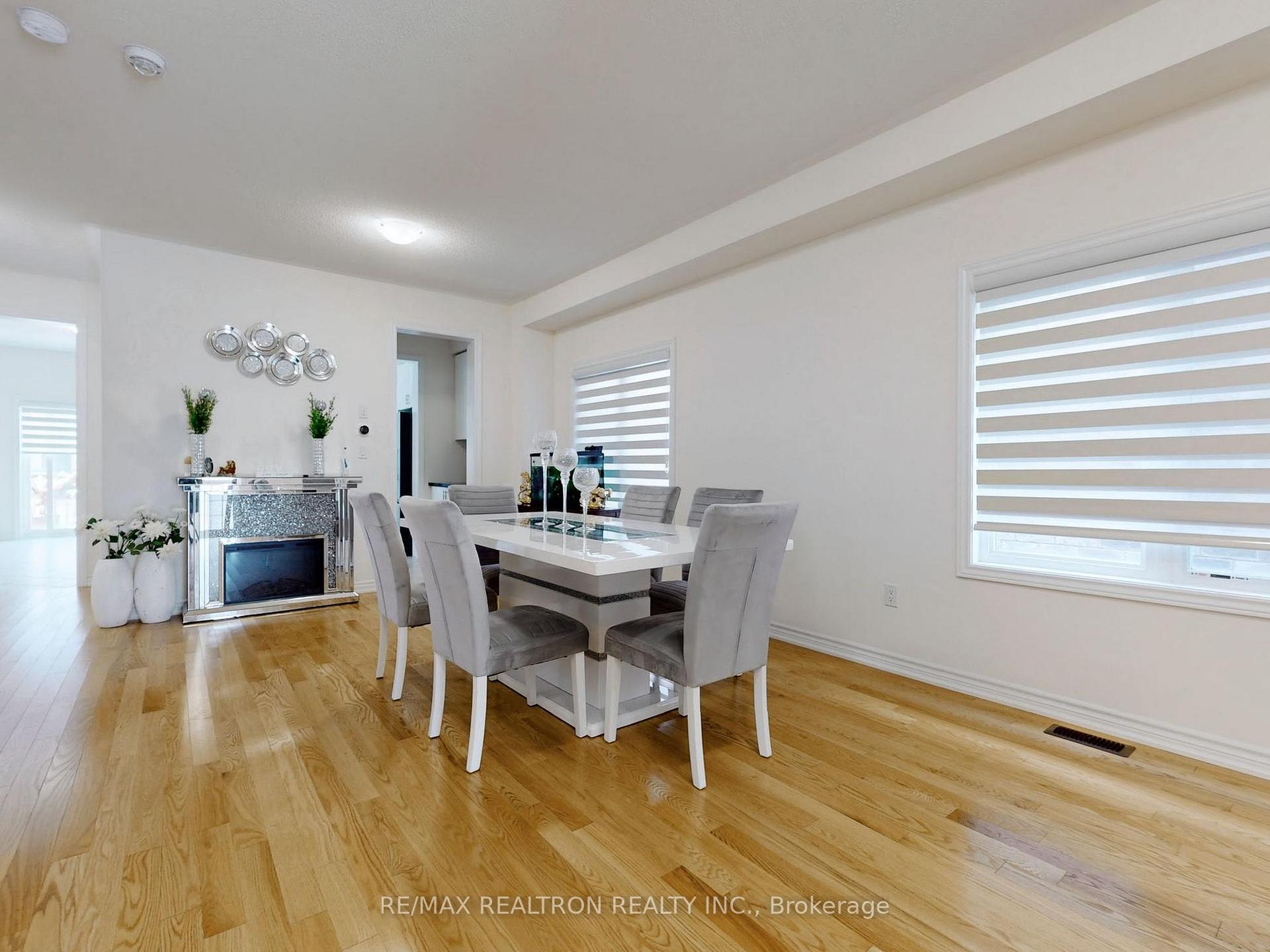 Photo 2 of 362 Danny Wheeler Boulevard, Georgina, Keswick North — HOMEH