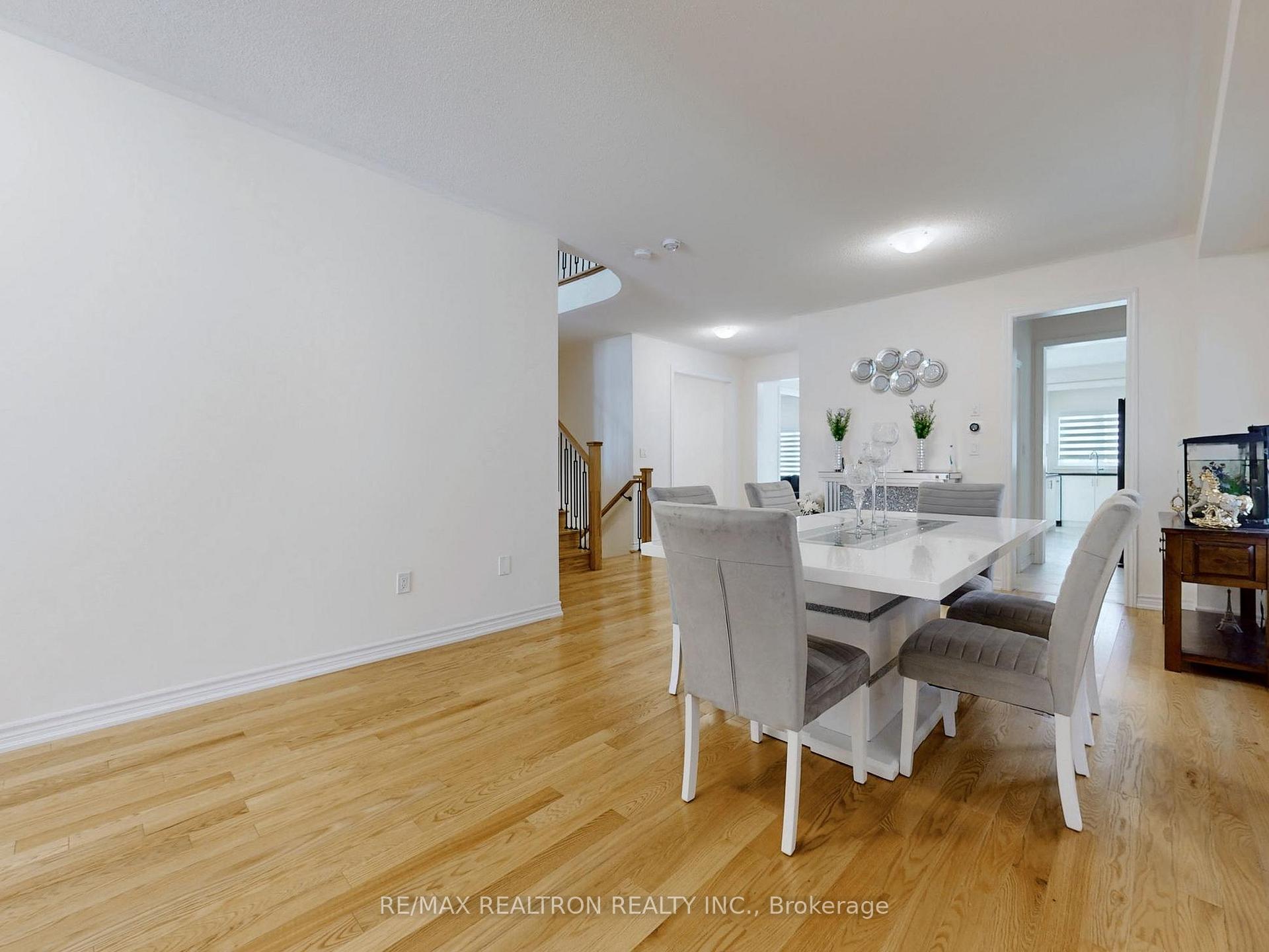 Photo 3 of 362 Danny Wheeler Boulevard, Georgina, Keswick North — HOMEH