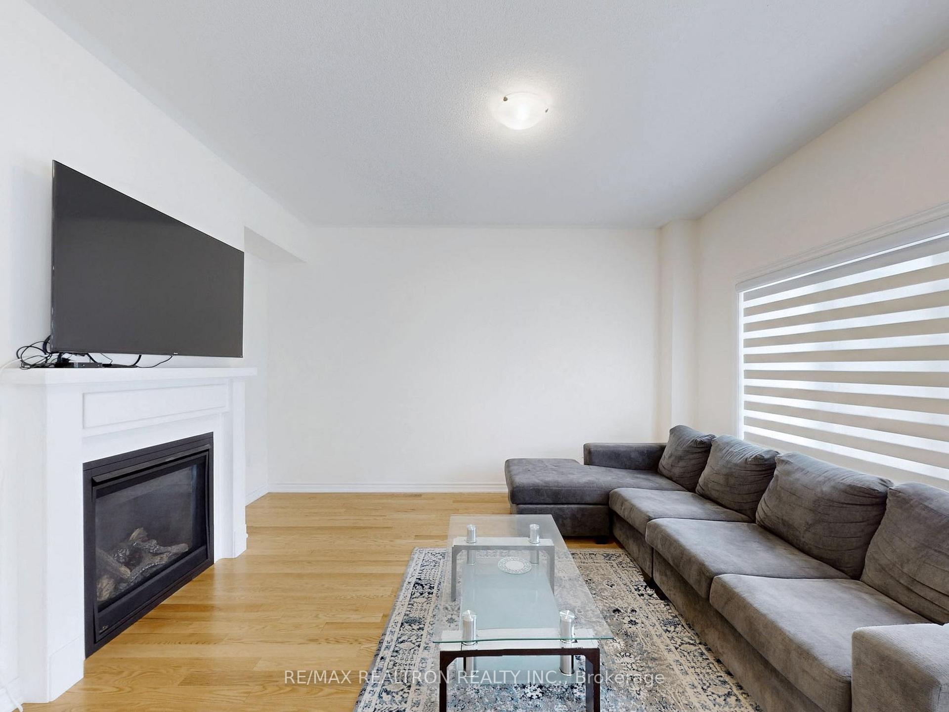 Photo 4 of 362 Danny Wheeler Boulevard, Georgina, Keswick North — HOMEH