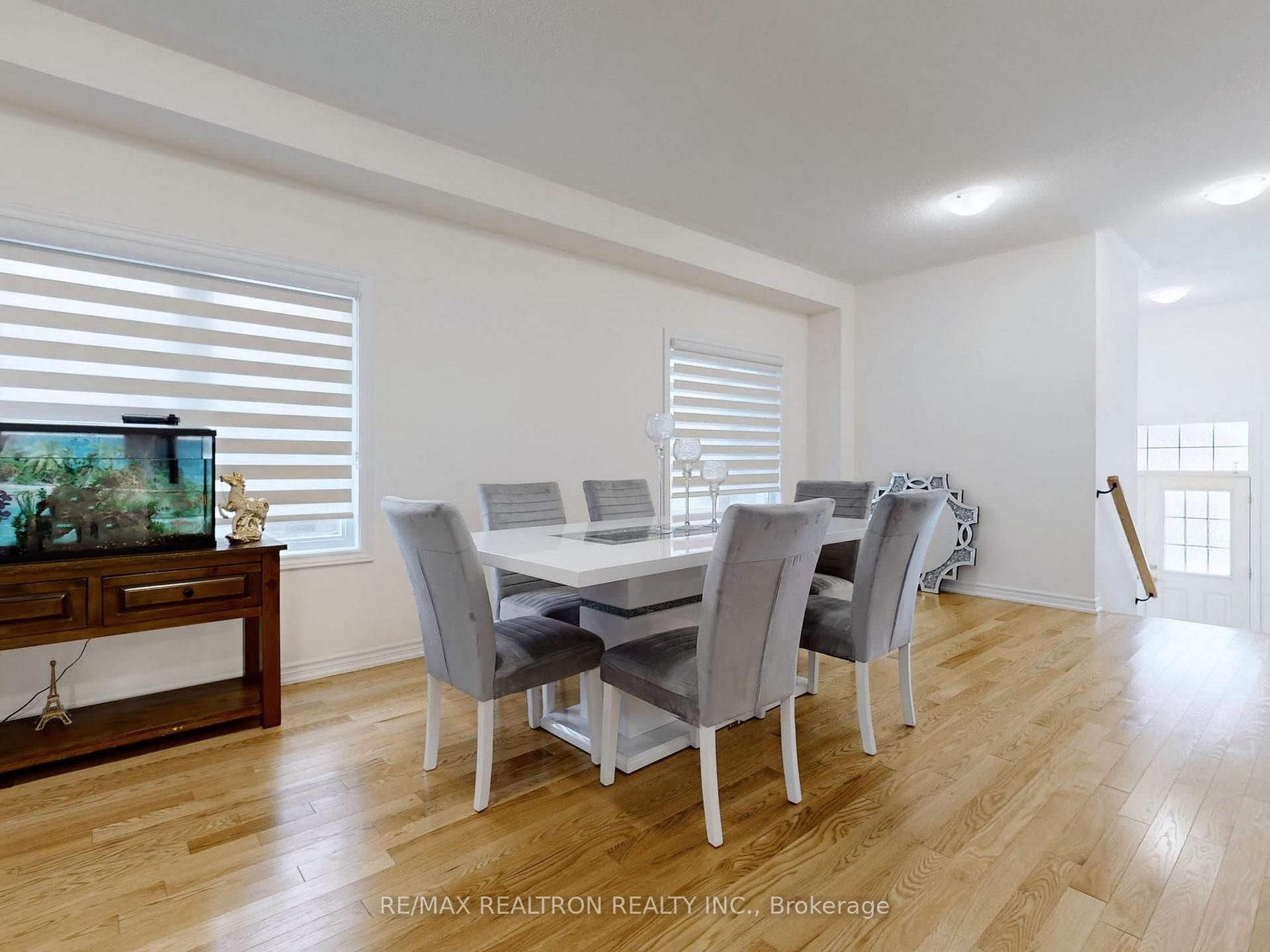 Photo 9 of 362 Danny Wheeler Boulevard, Georgina, Keswick North — HOMEH