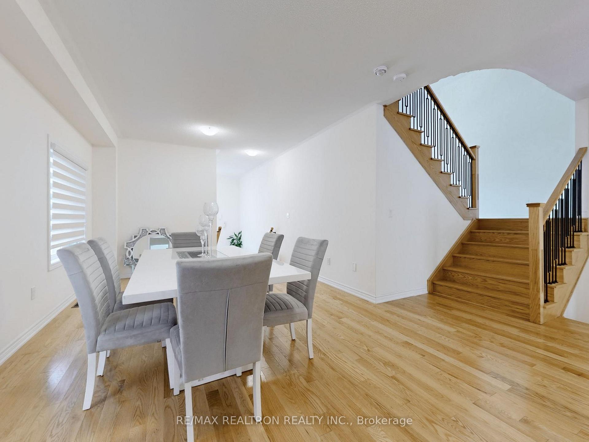 Photo 10 of 362 Danny Wheeler Boulevard, Georgina, Keswick North — HOMEH