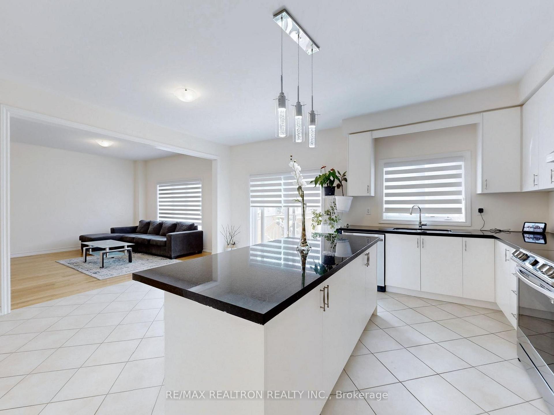 Photo 14 of 362 Danny Wheeler Boulevard, Georgina, Keswick North — HOMEH