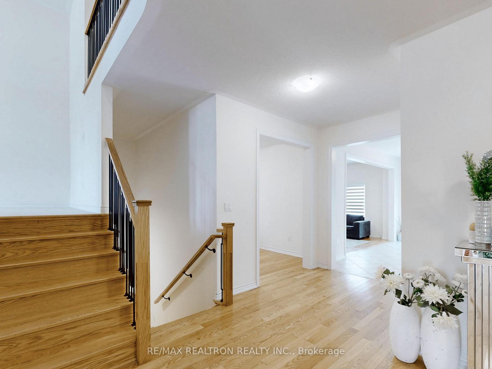 Photo 18 of 362 Danny Wheeler Boulevard, Georgina, Keswick North — HOMEH