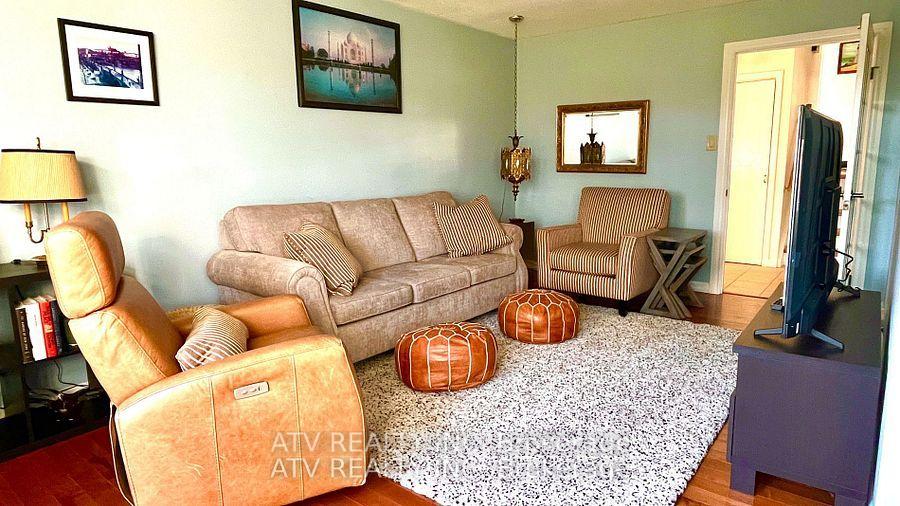 Photo 4 of 696 Balaton Avenue, Pickering, Bay Ridges — HOMEH