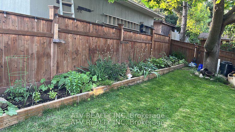 Photo 12 of 696 Balaton Avenue, Pickering, Bay Ridges — HOMEH