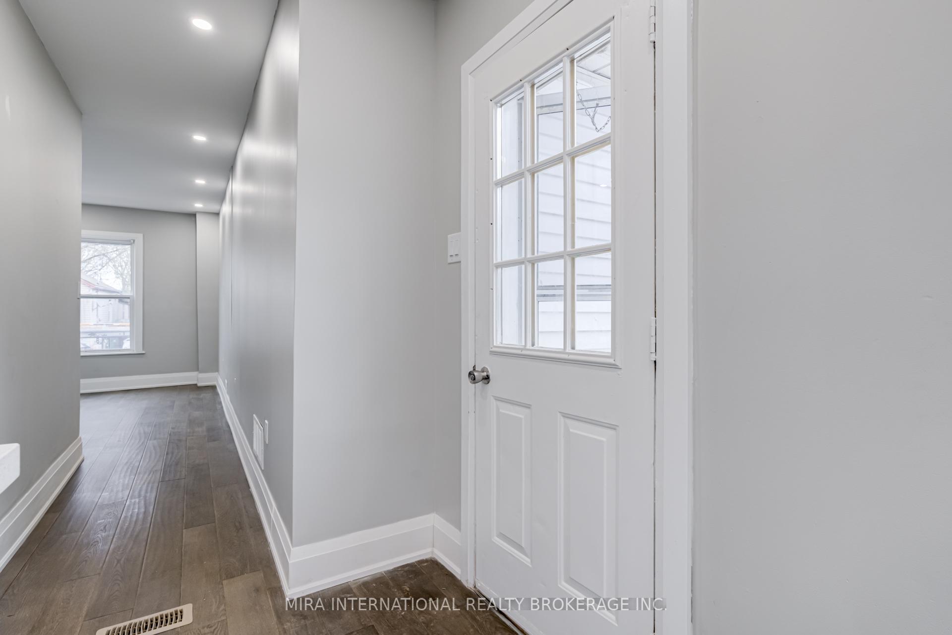 Photo 2 of Unit B, 495 Ferguson Avenue, Hamilton, North End — HOMEH
