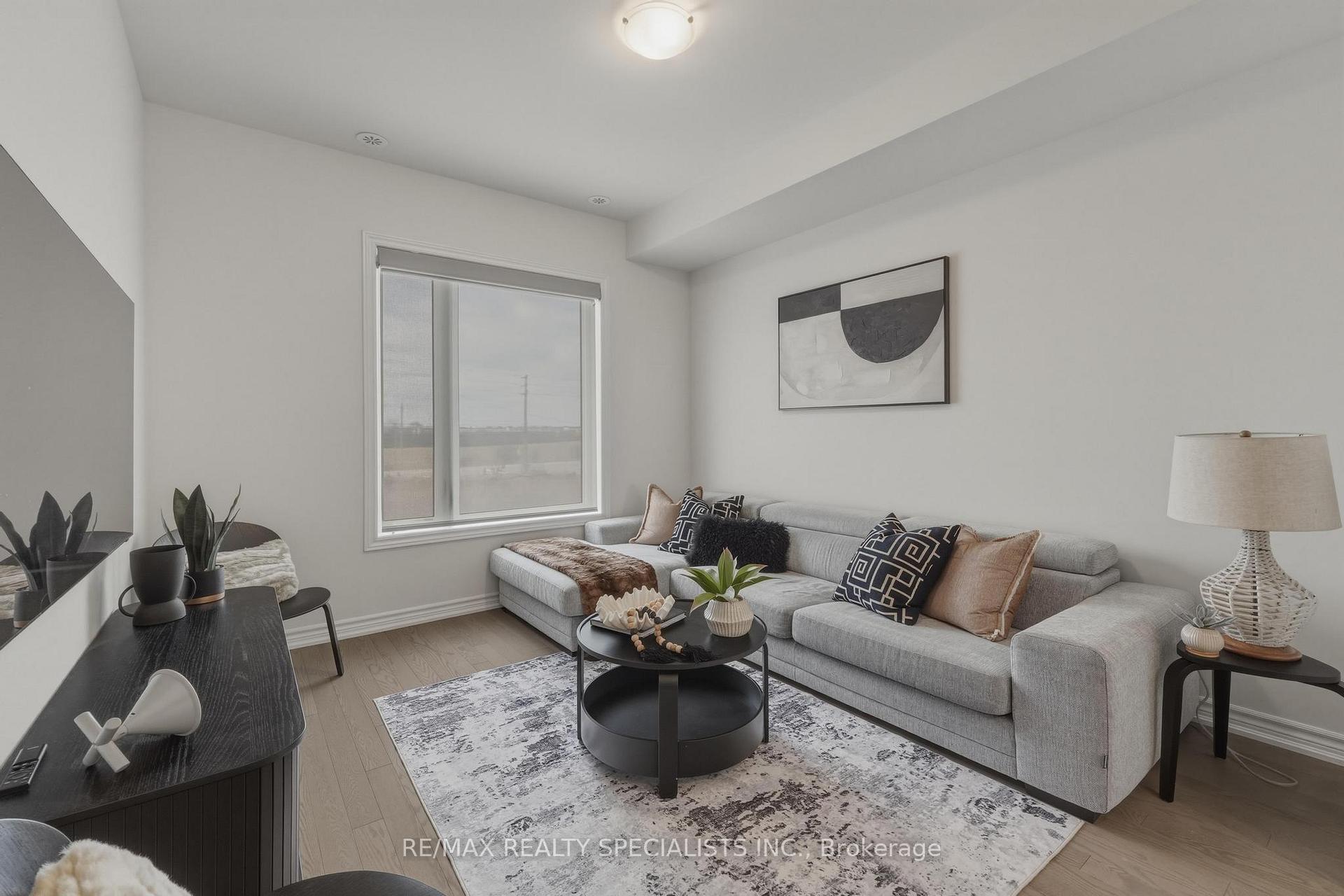 Photo 4 of Unit 27, 348 Wheat Boom Drive, Oakville, Joshua Meadows — HOMEH