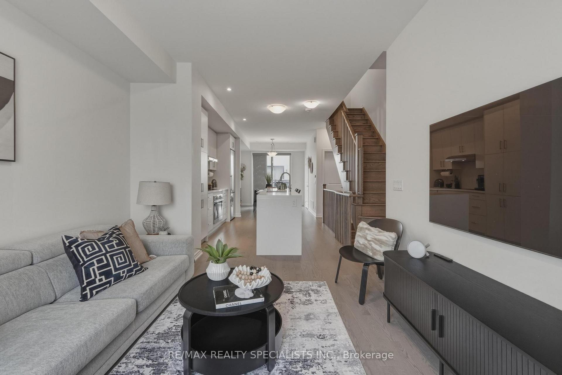 Photo 5 of Unit 27, 348 Wheat Boom Drive, Oakville, Joshua Meadows — HOMEH