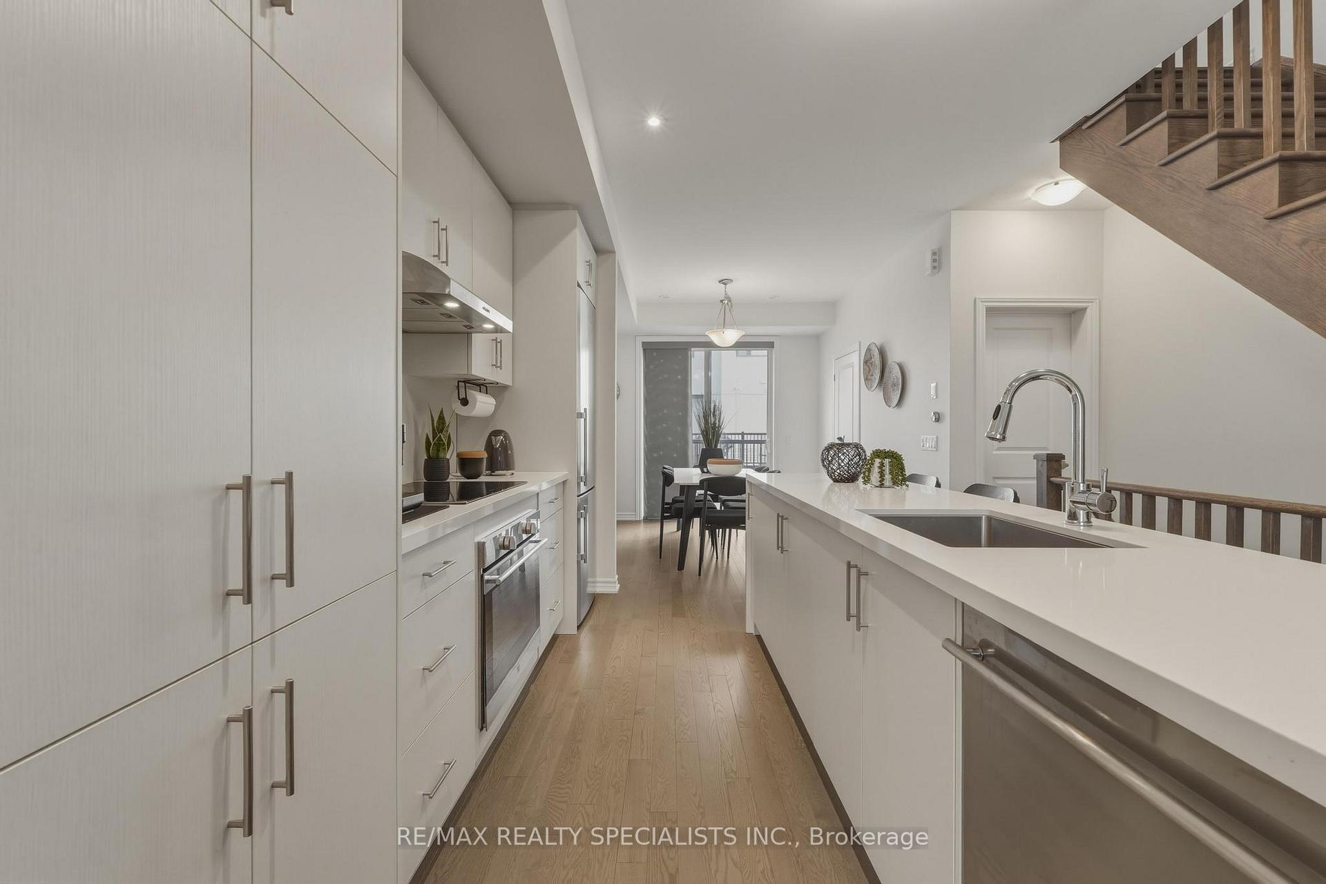 Photo 10 of Unit 27, 348 Wheat Boom Drive, Oakville, Joshua Meadows — HOMEH