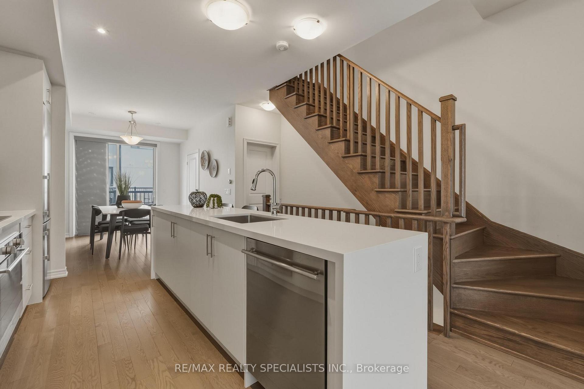 Photo 11 of Unit 27, 348 Wheat Boom Drive, Oakville, Joshua Meadows — HOMEH