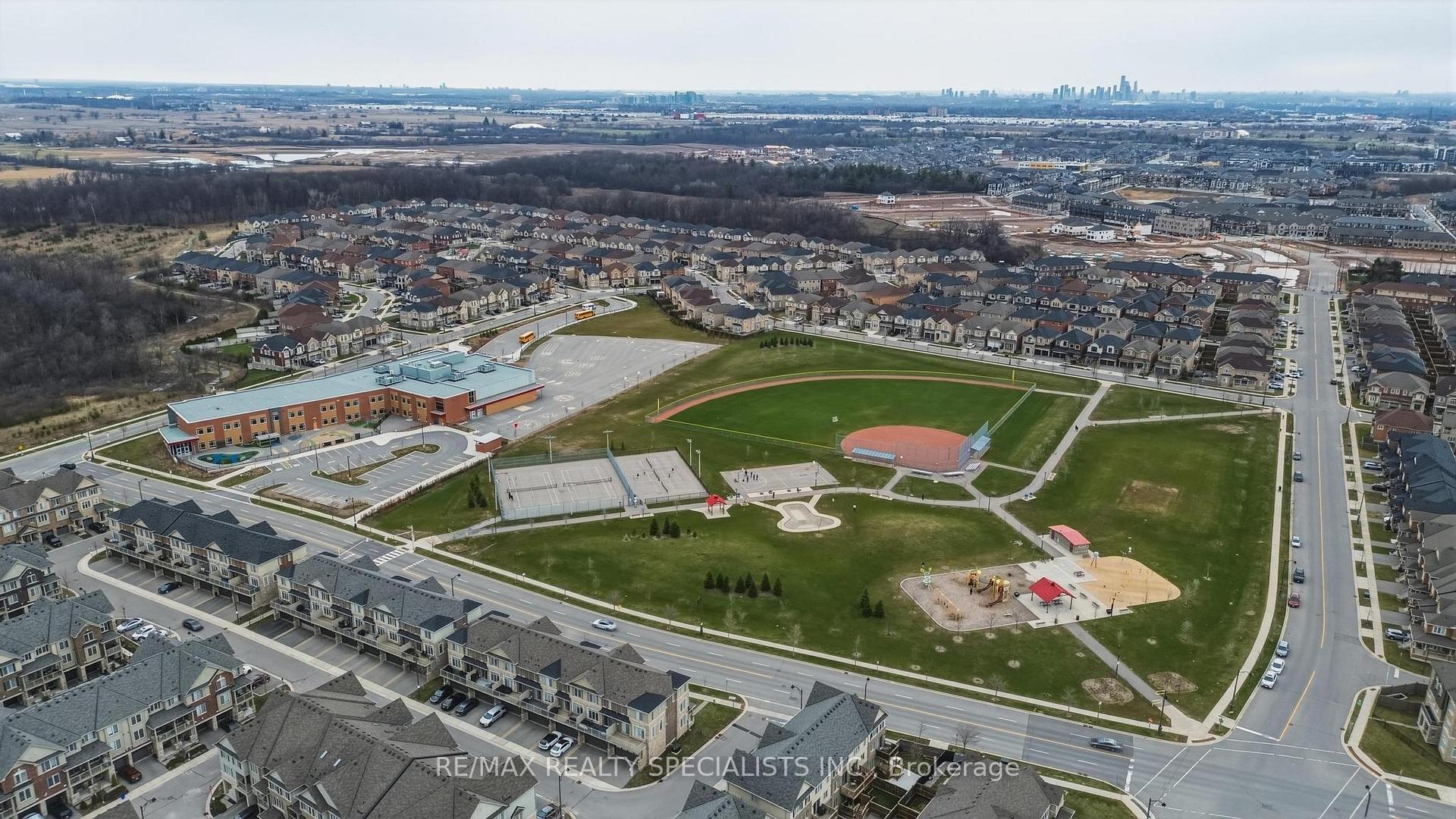 Photo 30 of Unit 27, 348 Wheat Boom Drive, Oakville, Joshua Meadows — HOMEH