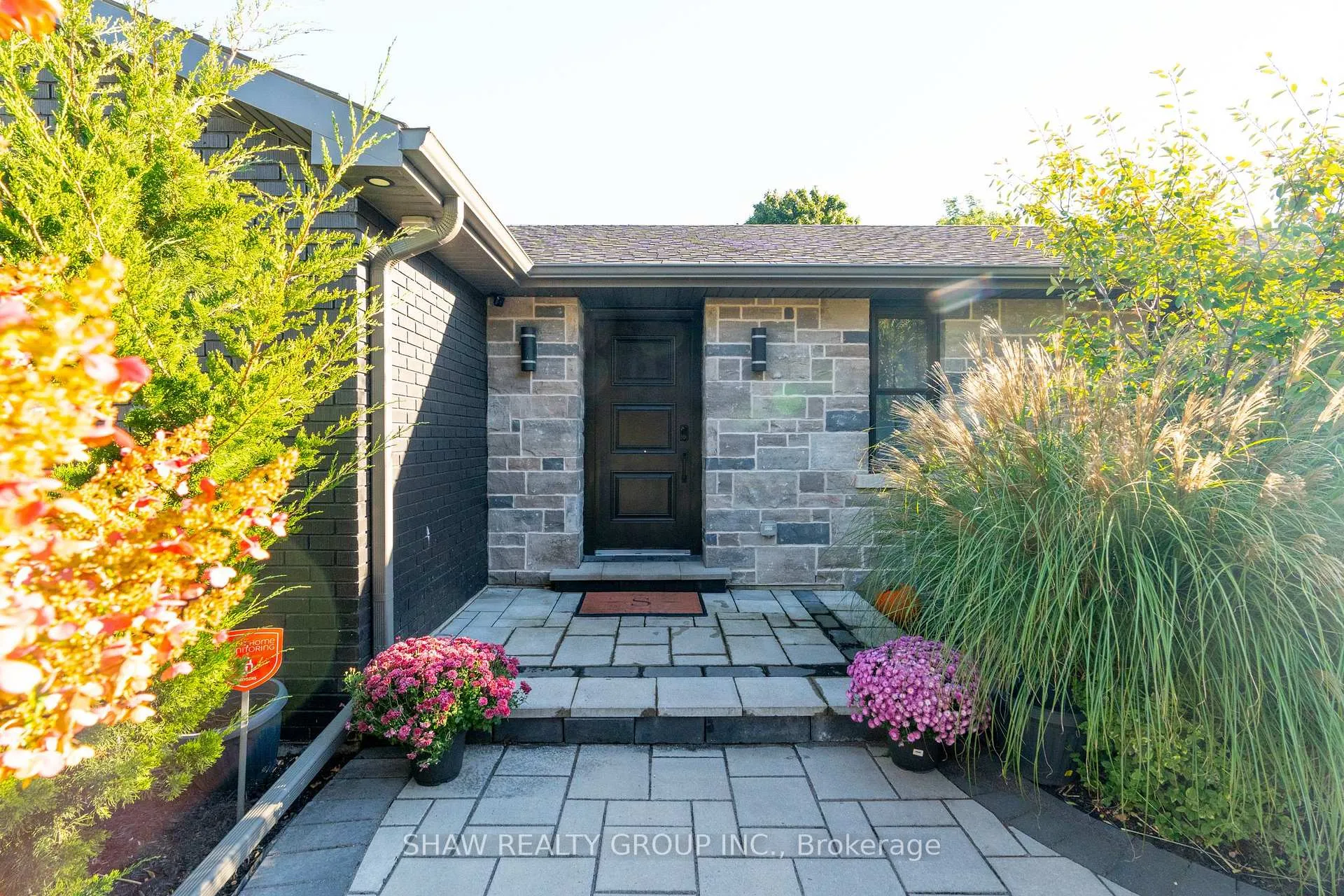 Photo 3 of 9 Highland Crescent, Cambridge — HOMEH
