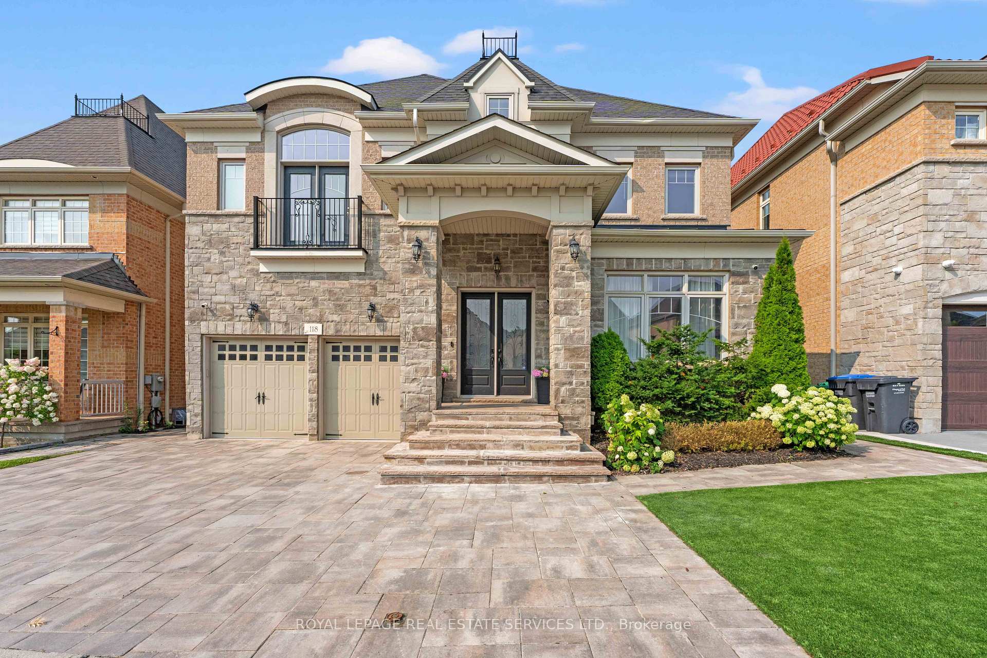 Photo 2 of 118 Coastline Drive, Brampton, Bram West — HOMEH