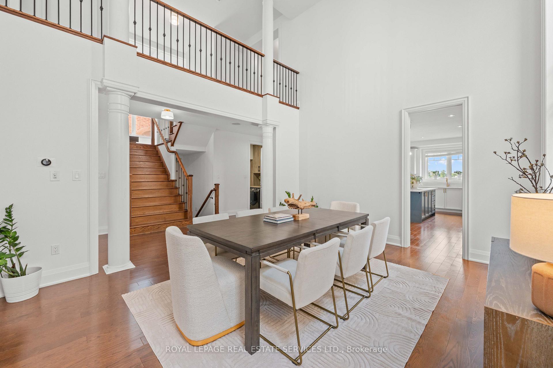 Photo 4 of 118 Coastline Drive, Brampton, Bram West — HOMEH